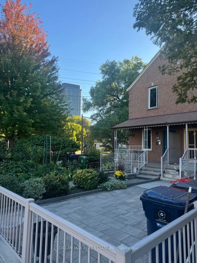 46 Bristol Avenue