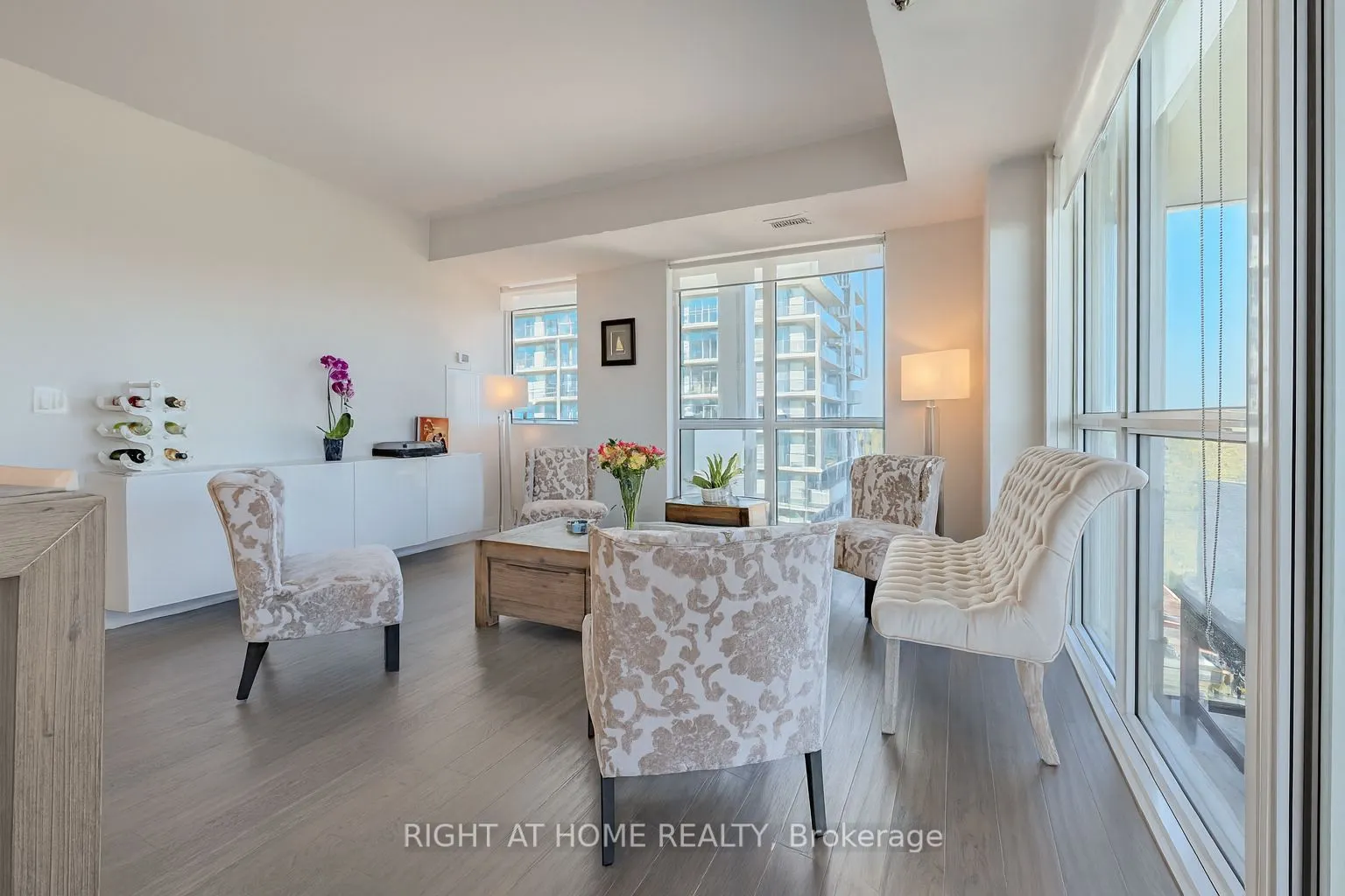 55 Speers Road, #1603