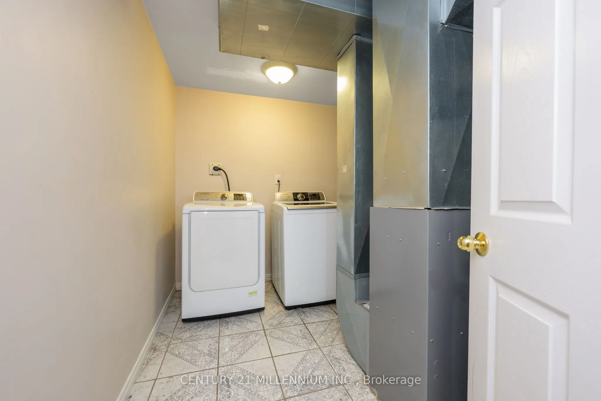87 Heartleaf Crescent