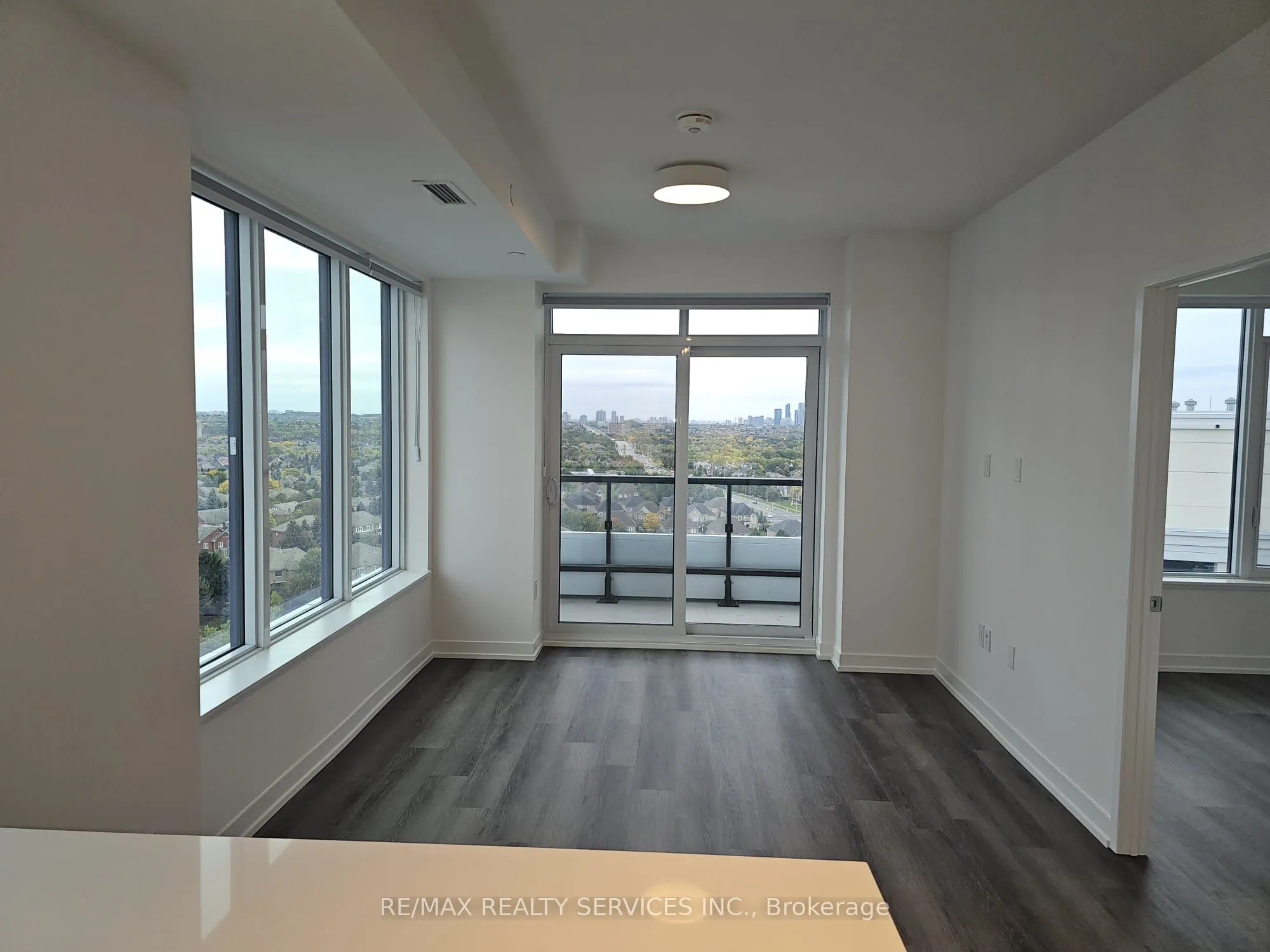 2485 Eglinton Avenue W, #1305