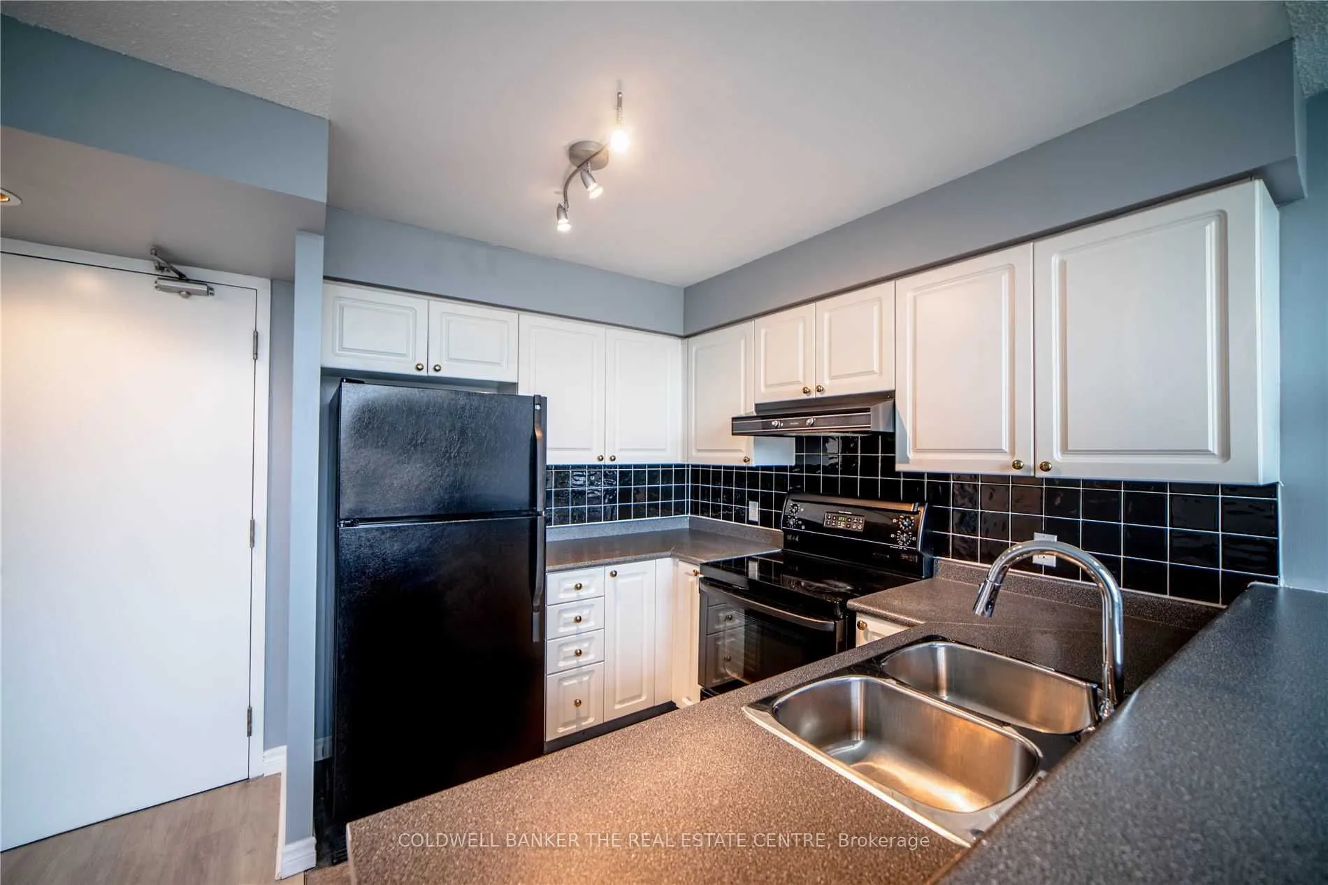 200 Manitoba Street, #224