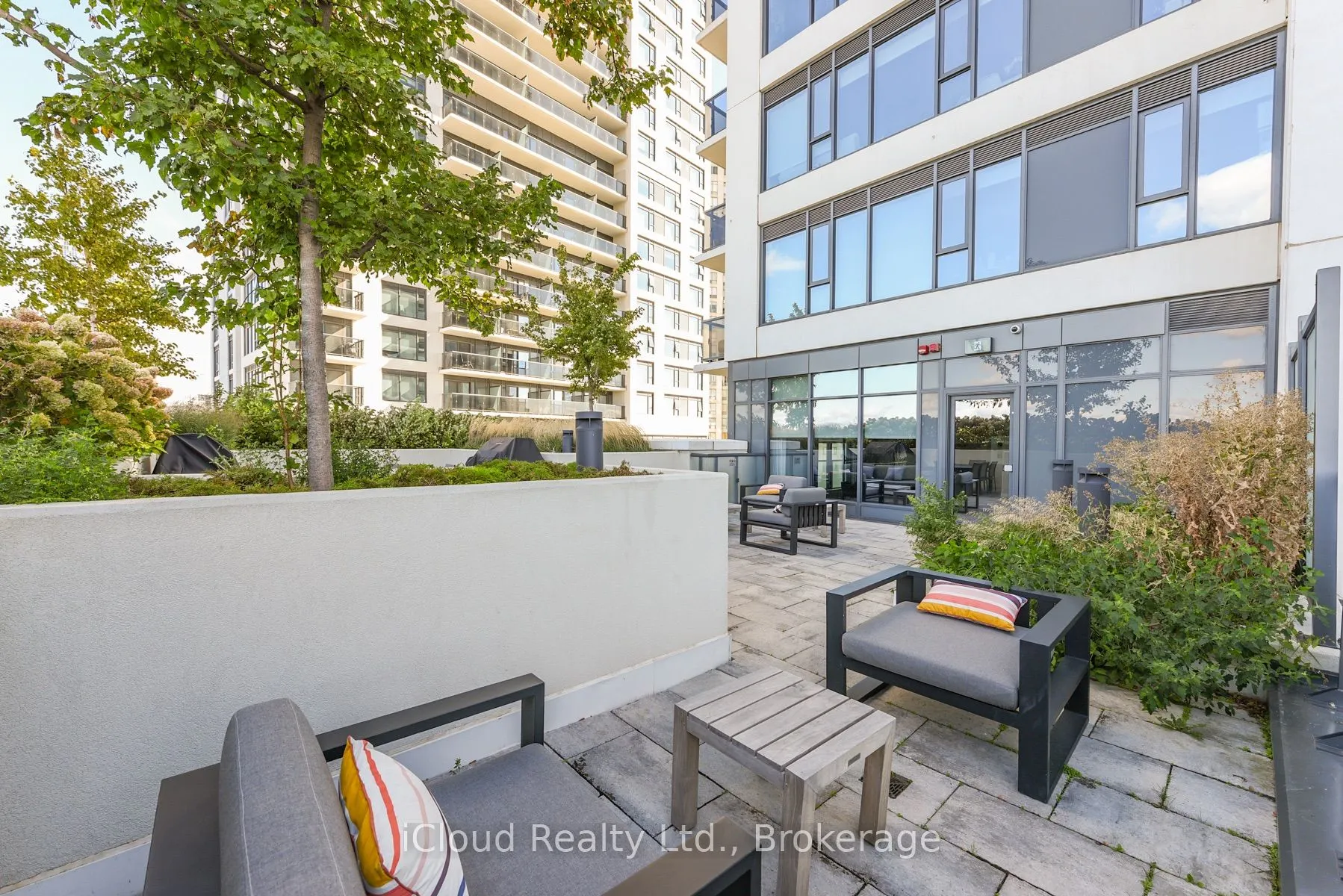 30 Samuel Wood Way, #1201