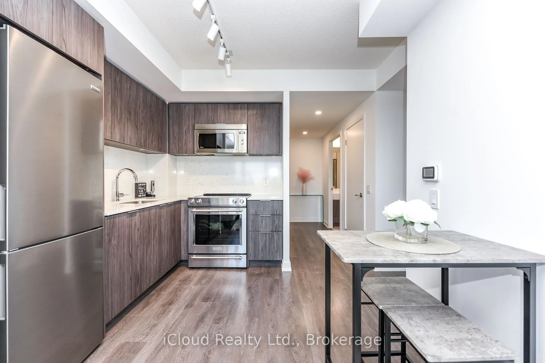 30 Samuel Wood Way, #1201