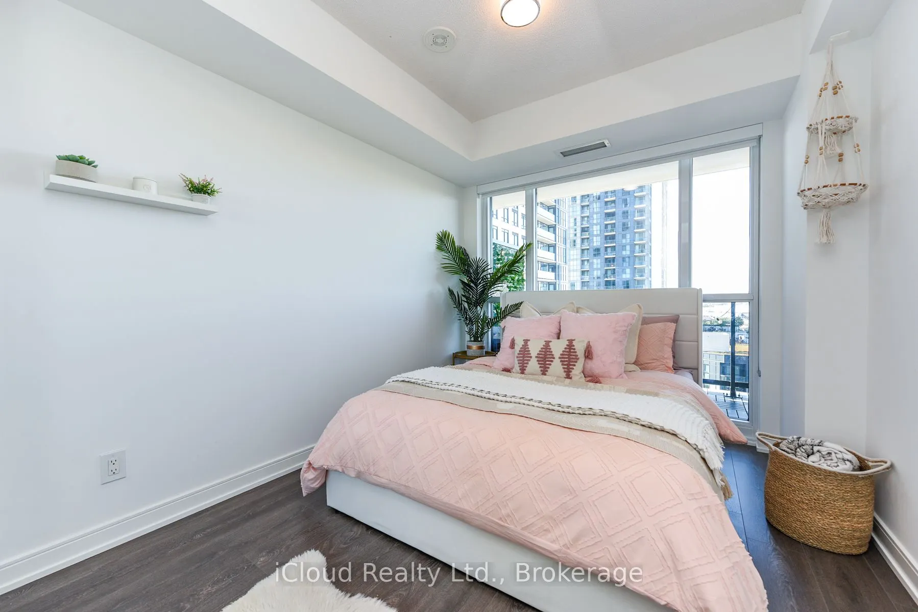30 Samuel Wood Way, #1201