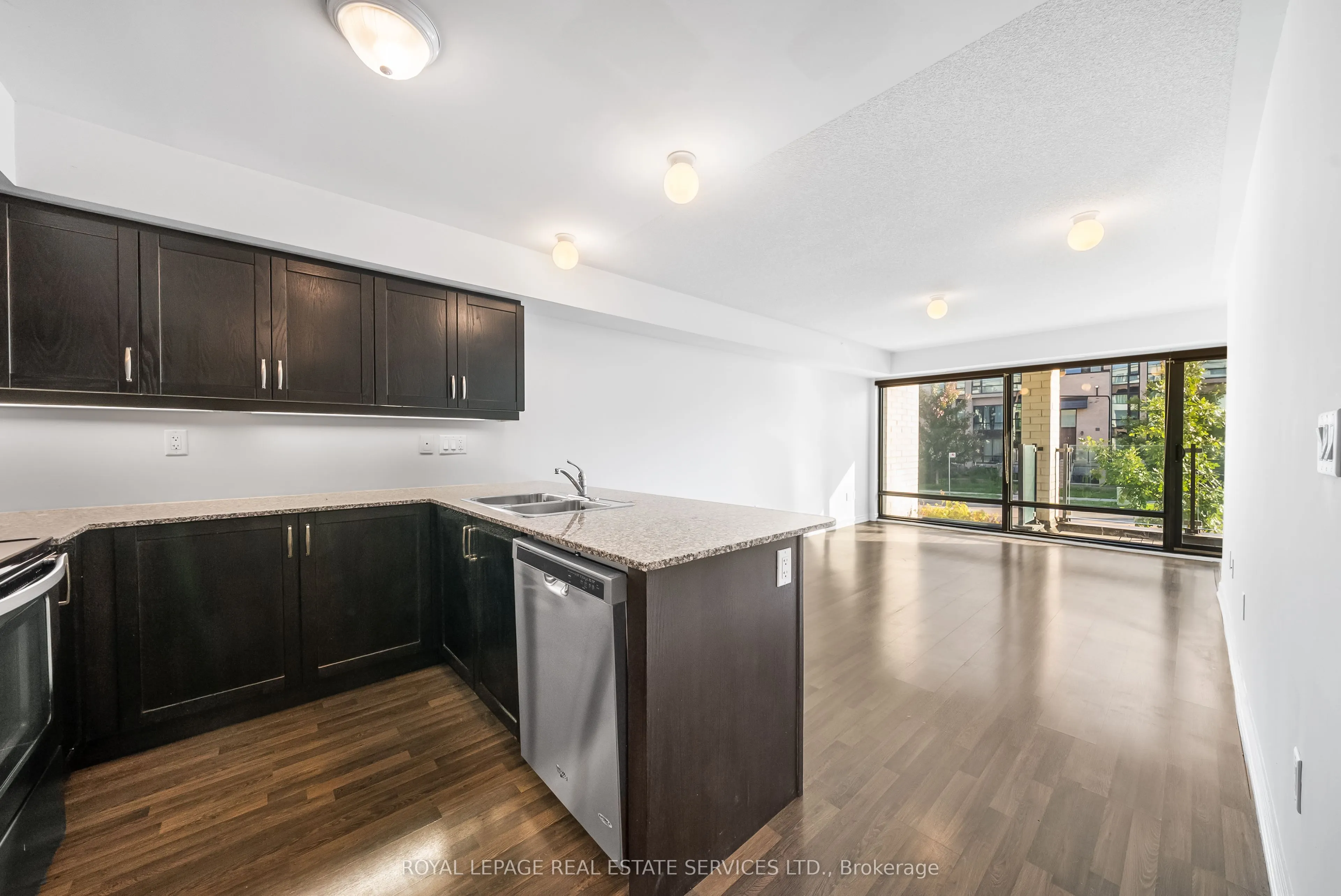 130 Widdicombe Hill Boulevard, #413