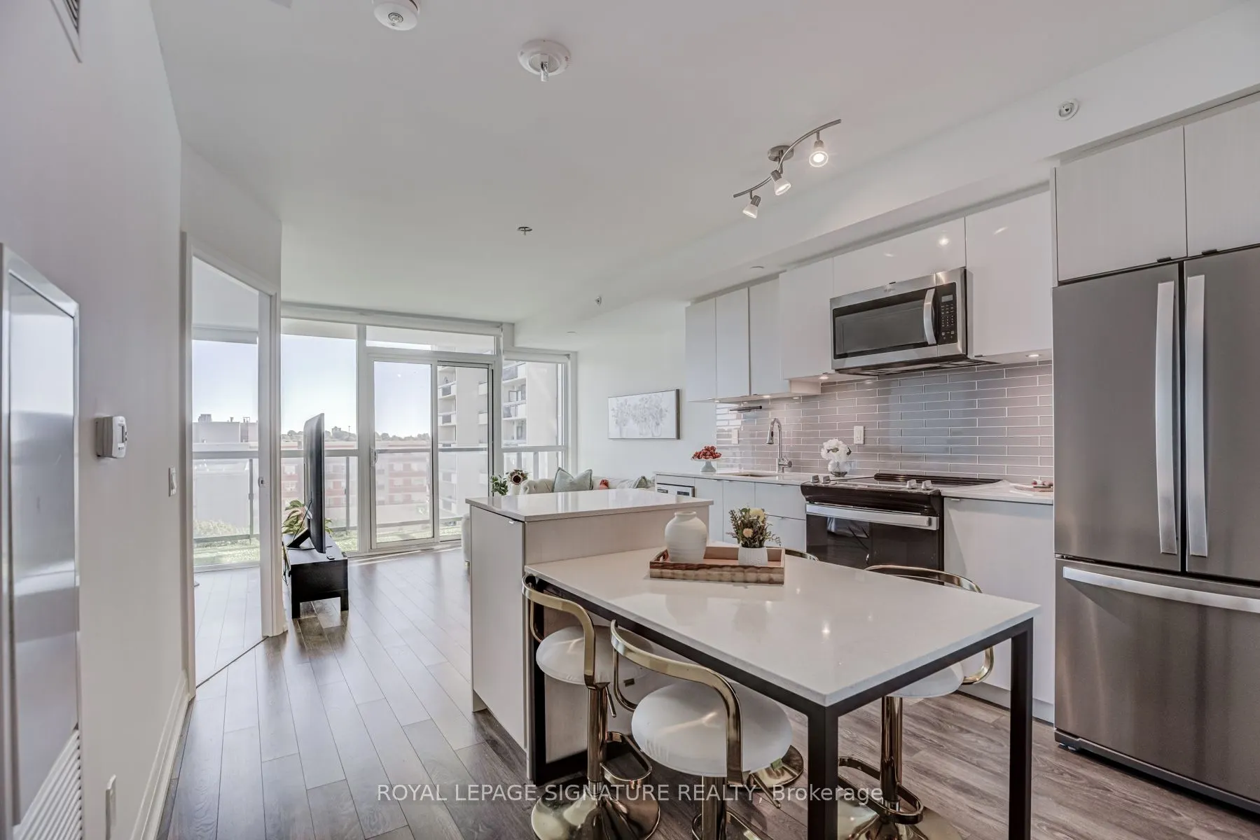 1461 Lawrence Avenue W, #808