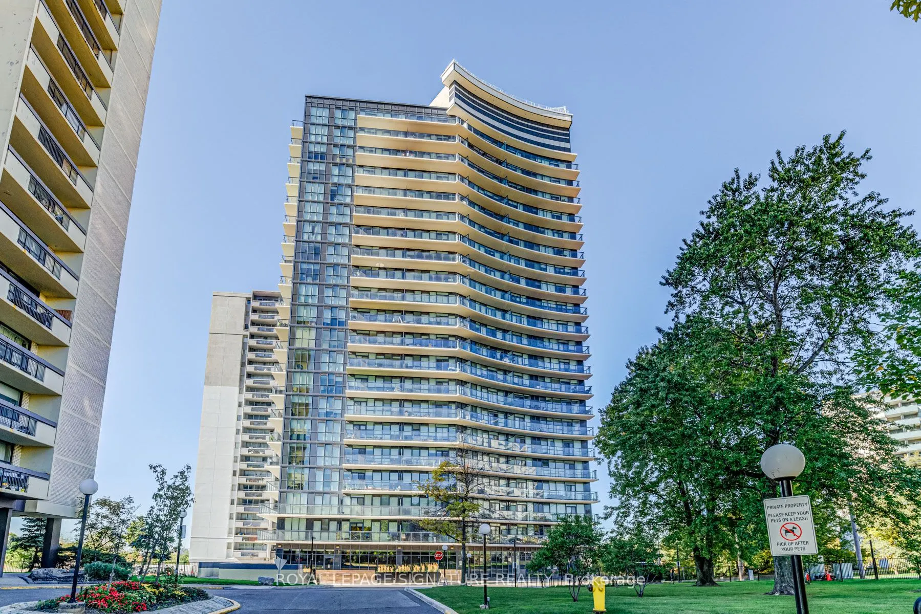 1461 Lawrence Avenue W, #808