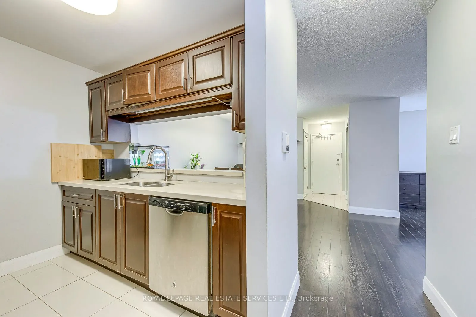 1450 Glen Abbey Gate, #911