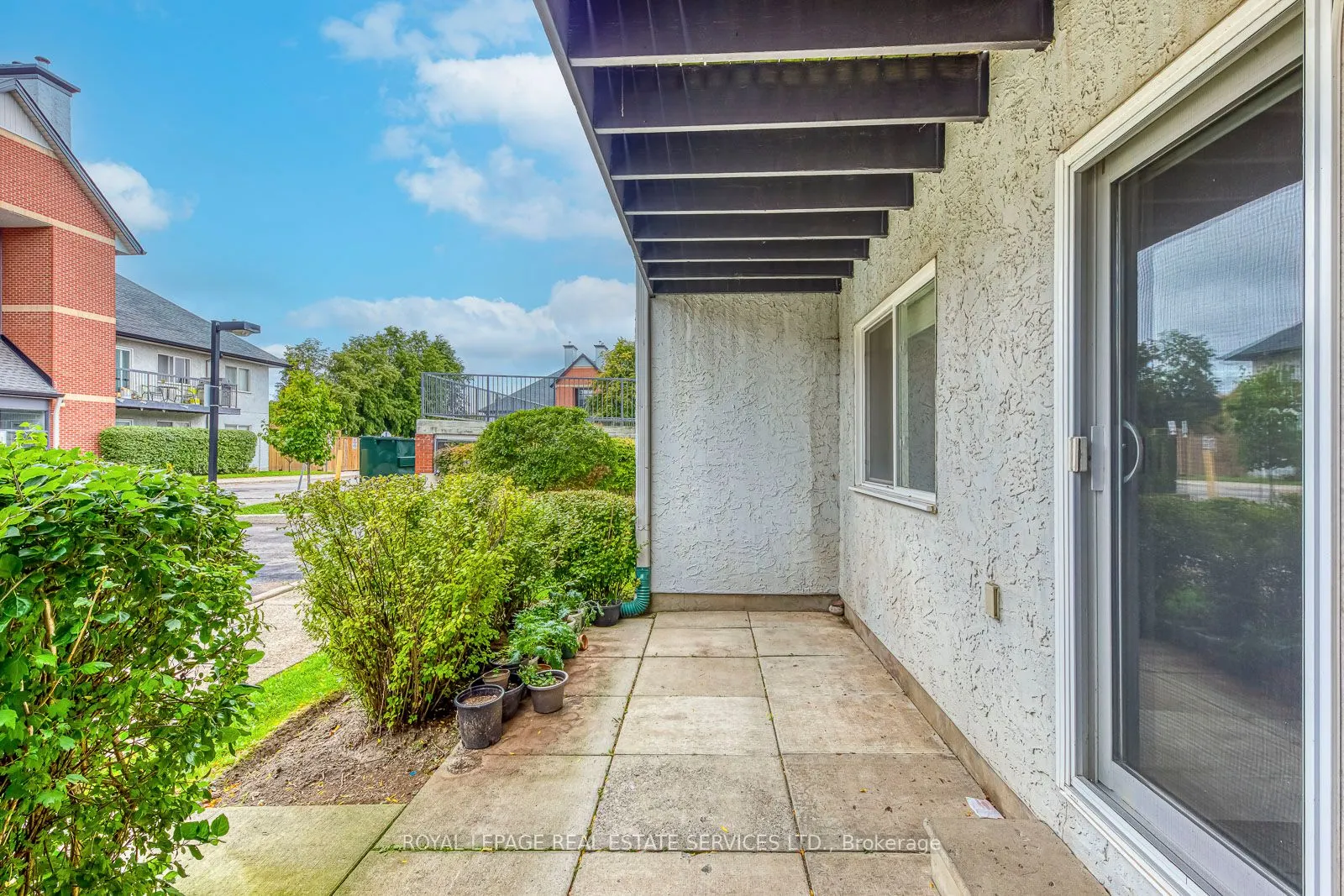 1450 Glen Abbey Gate, #911