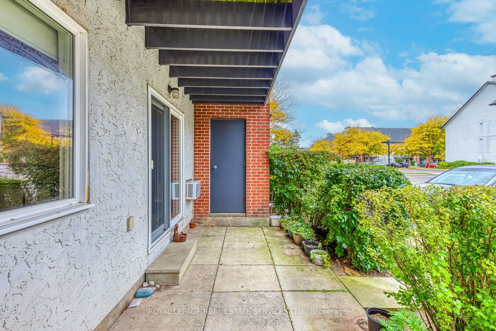 1450 Glen Abbey Gate, #911