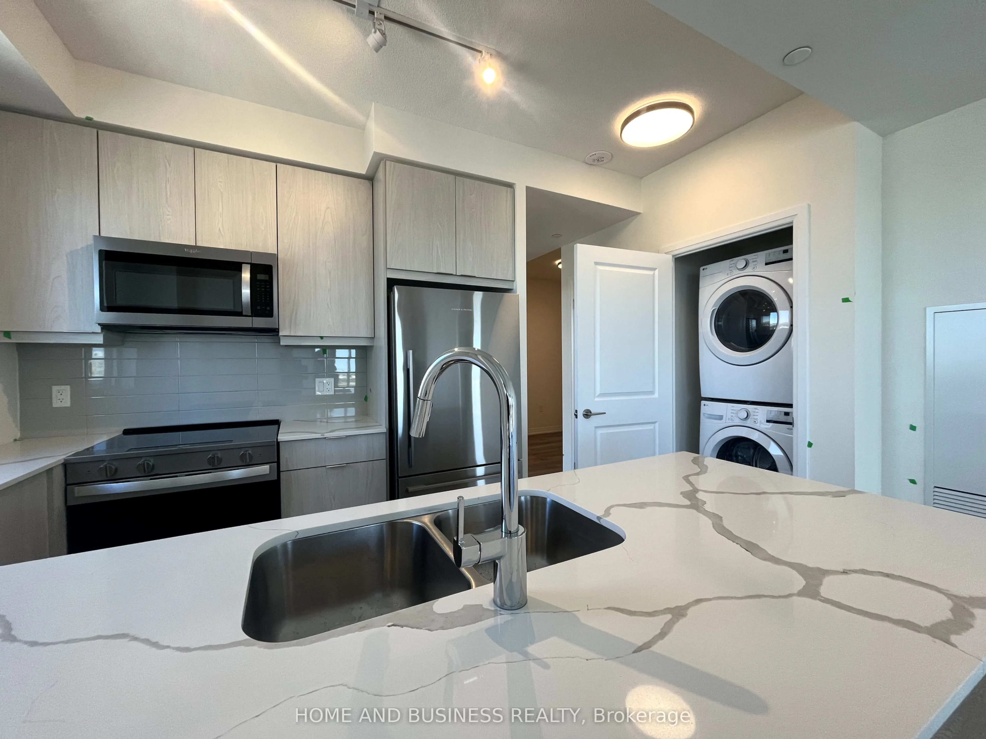 15 Watergarden Drive, #1809