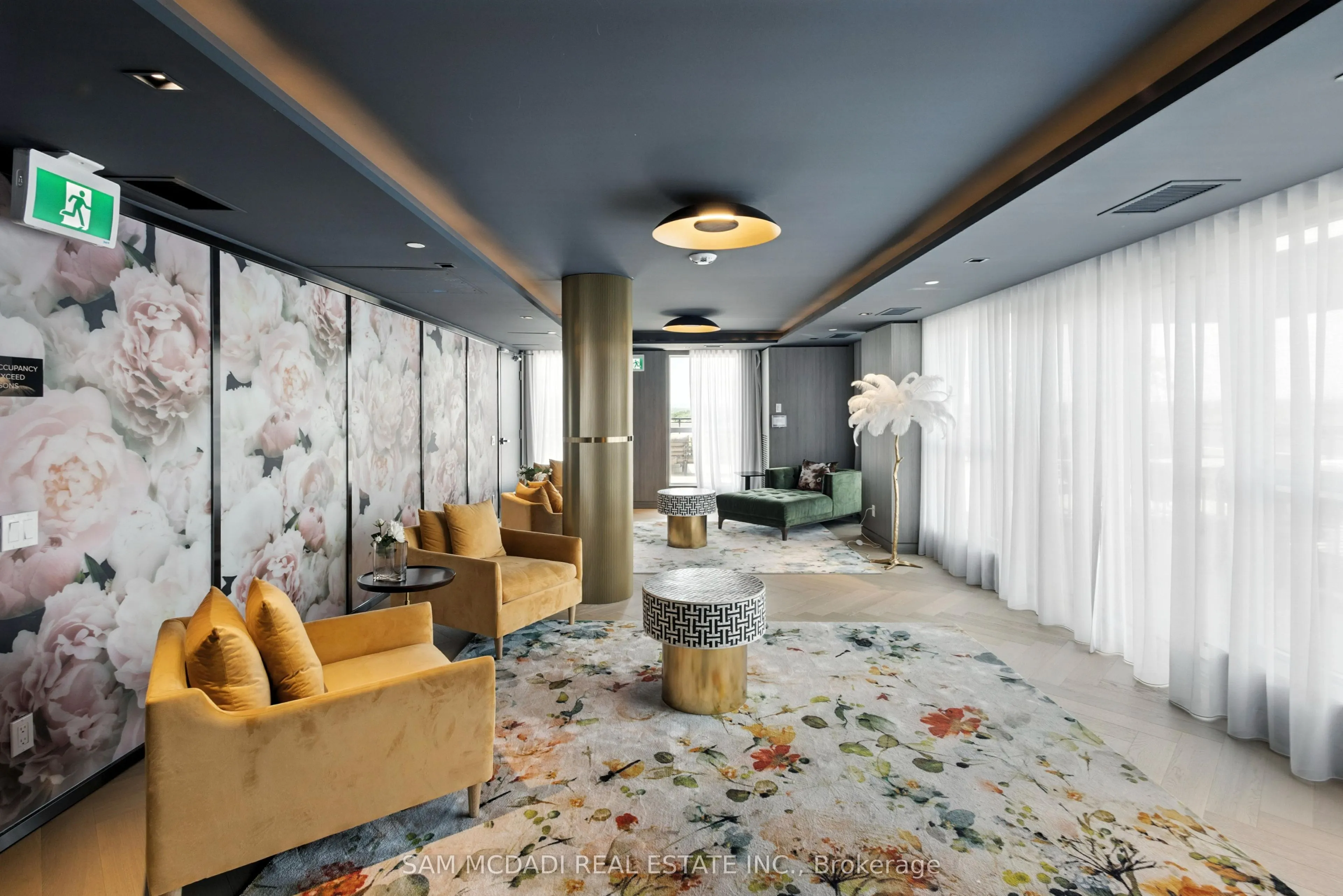 405 Dundas Street W, #722