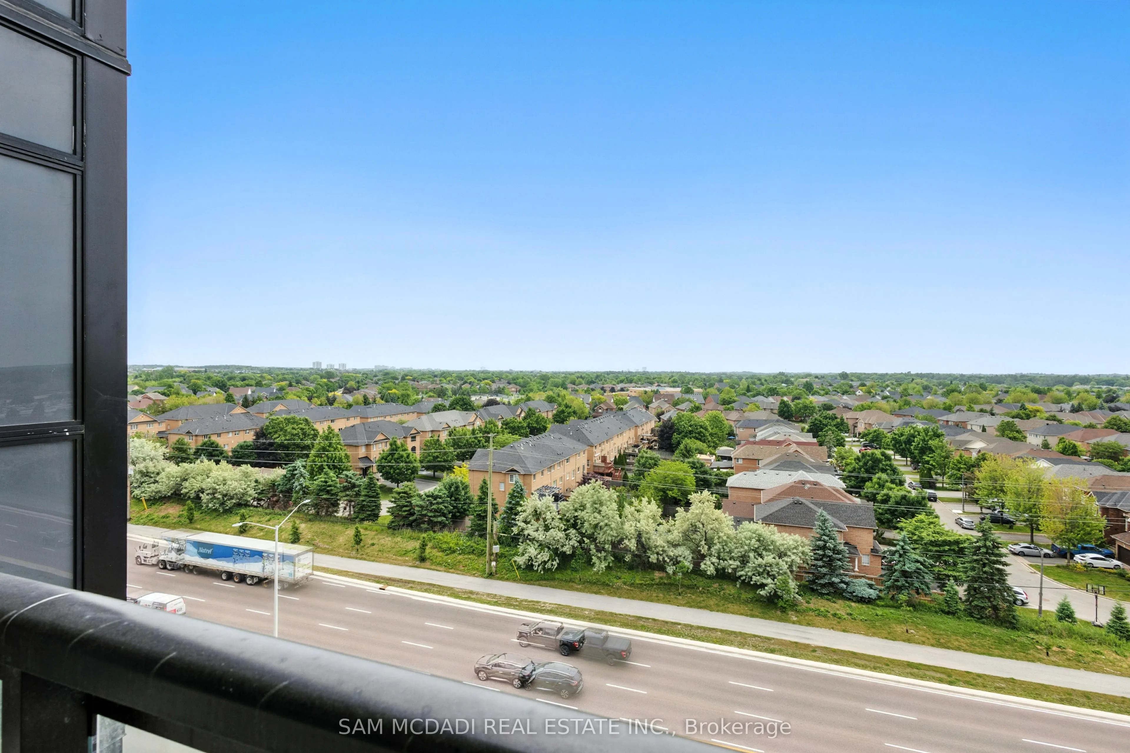 405 Dundas Street W, #722