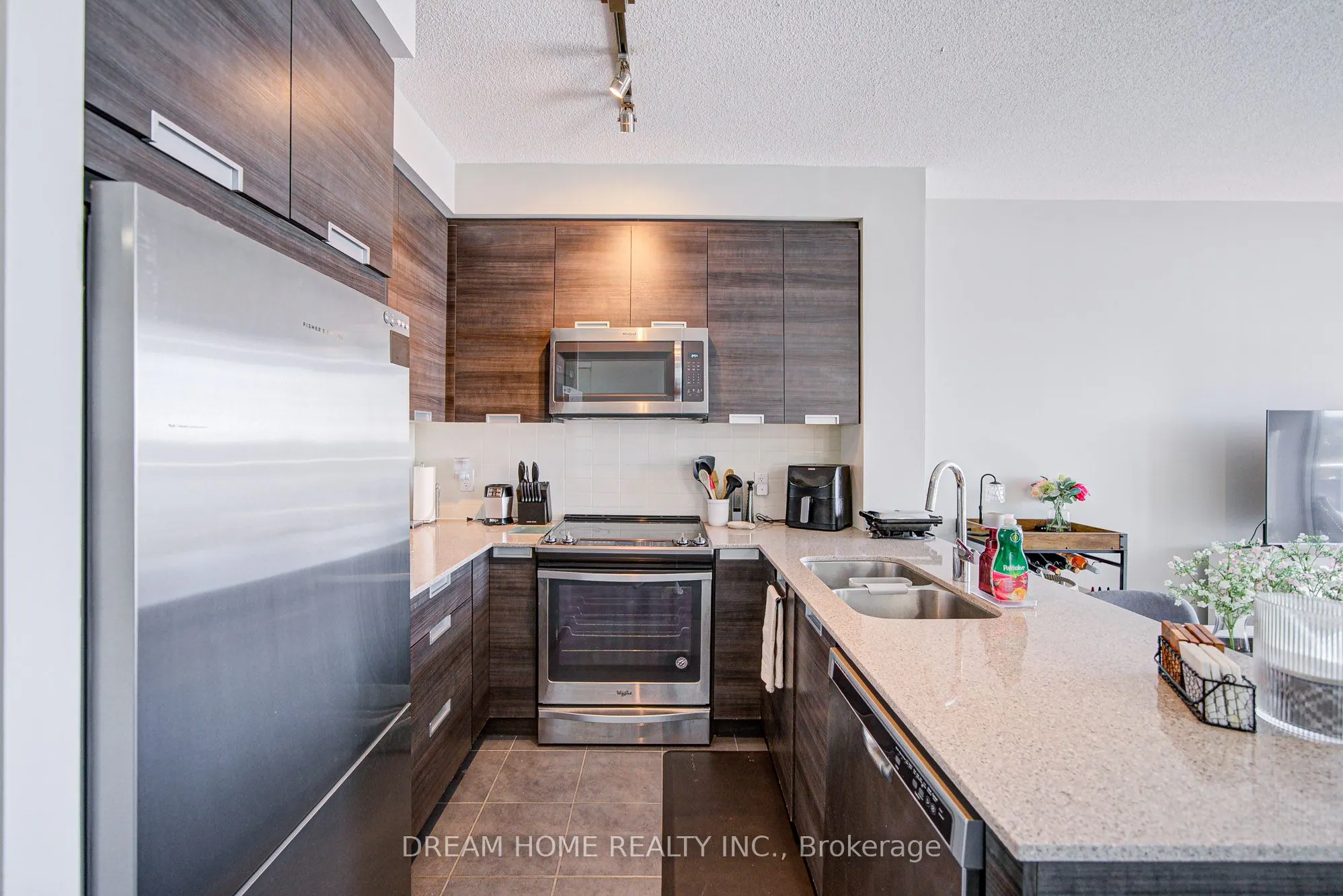 5033 Four Springs Avenue, #813