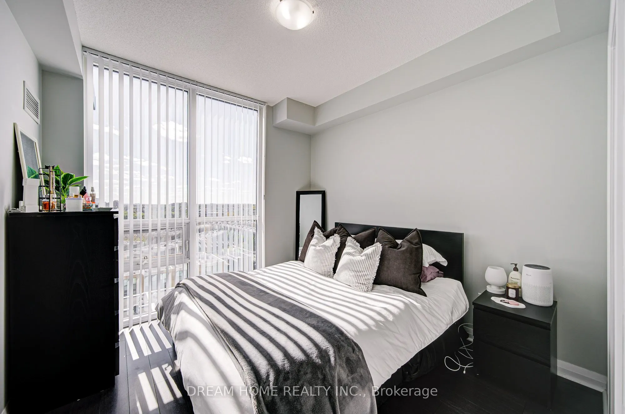 5033 Four Springs Avenue, #813
