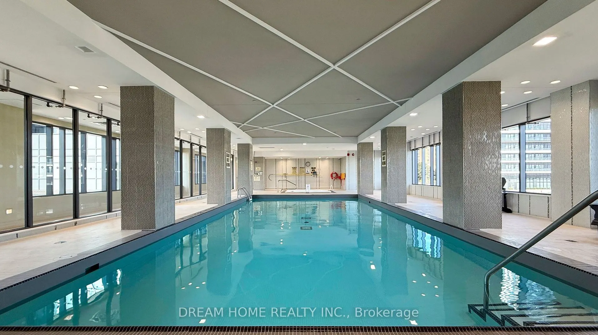 5033 Four Springs Avenue, #813