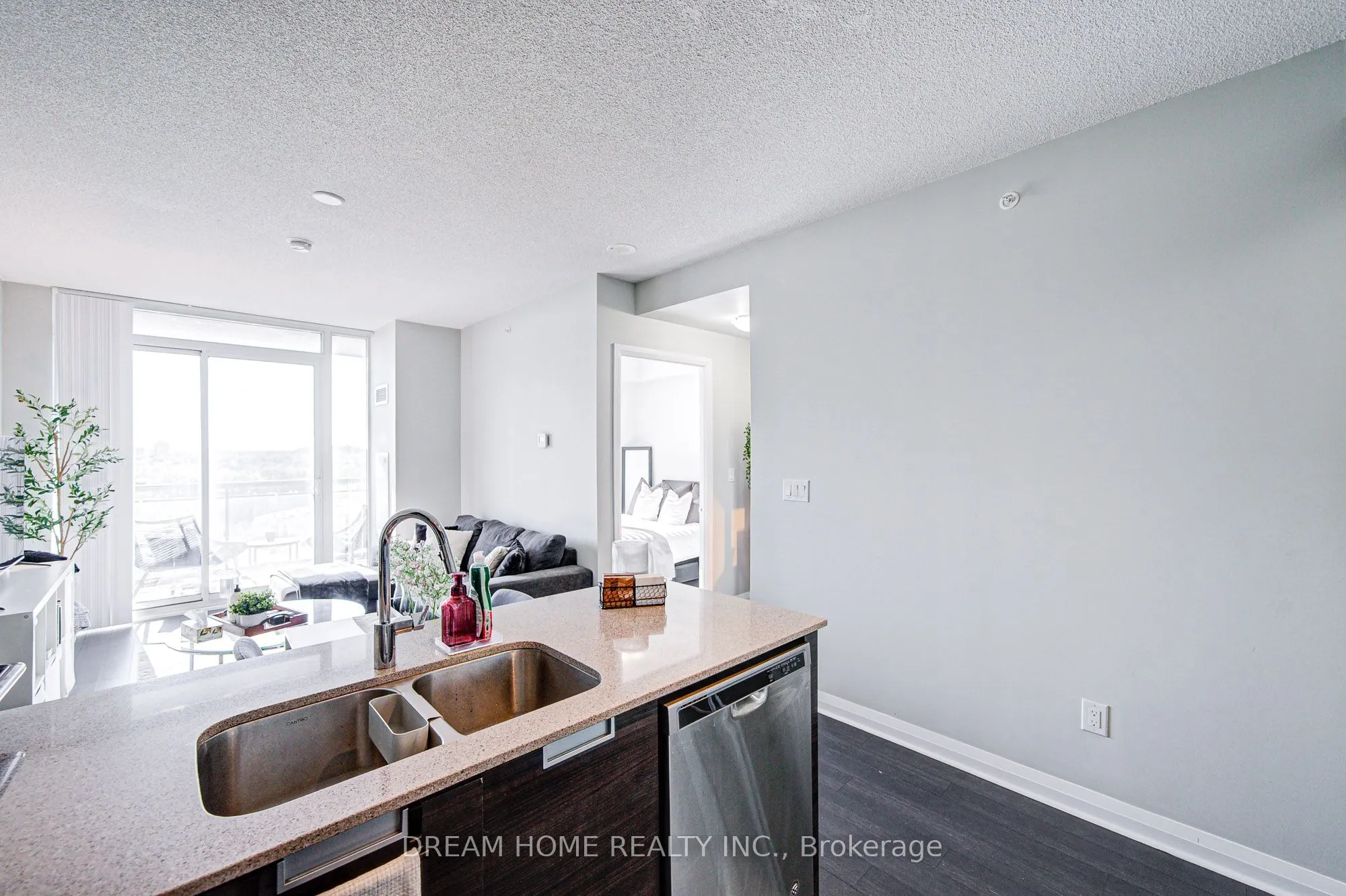 5033 Four Springs Avenue, #813