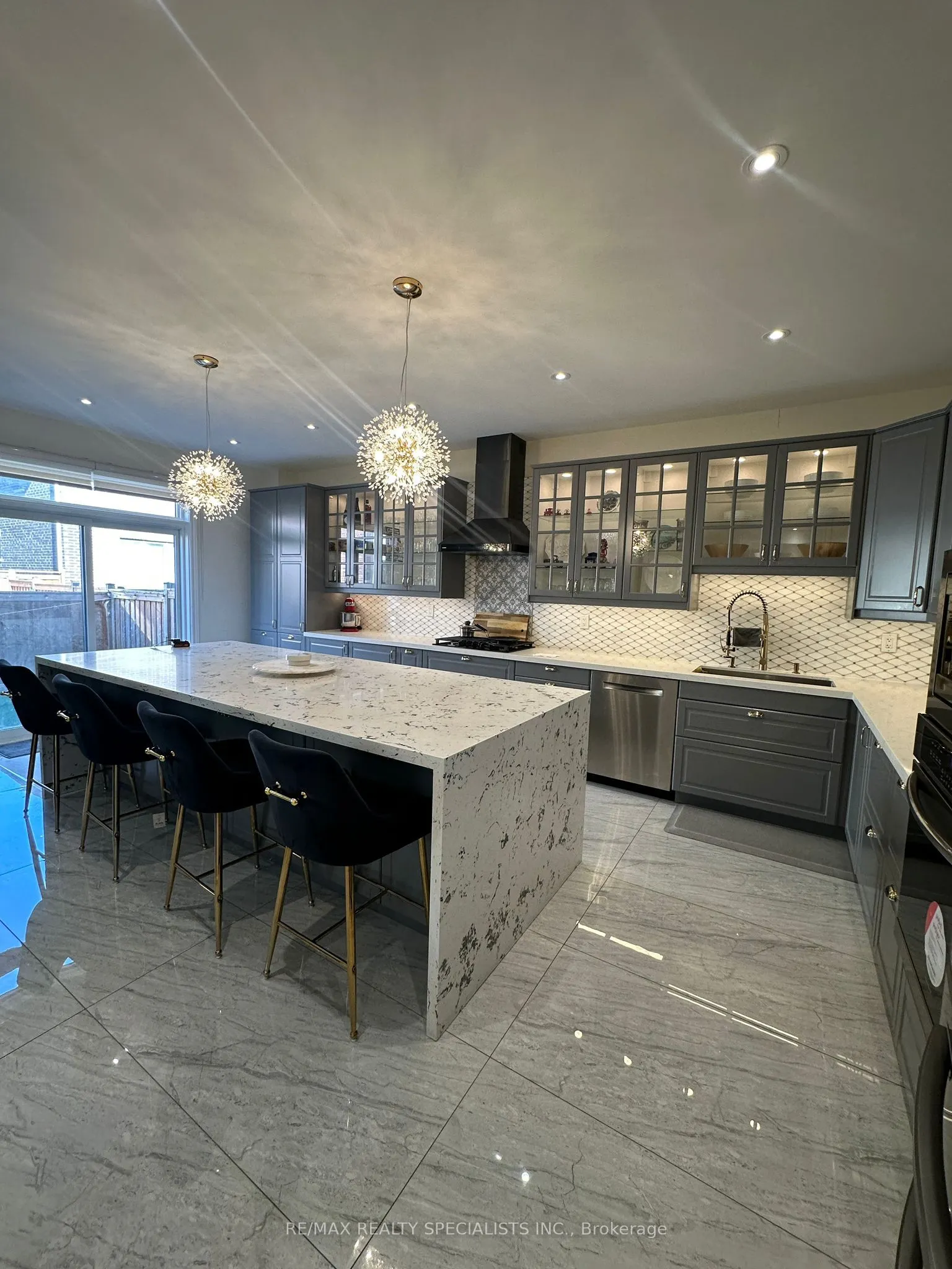 19 Thornvalley Terrace, #MAIN AND UPPER