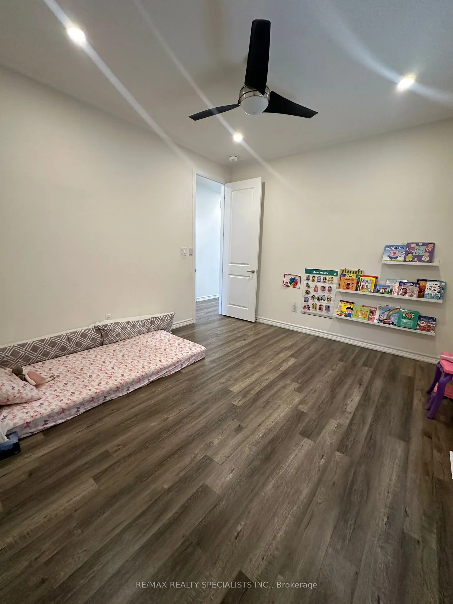 19 Thornvalley Terrace, #MAIN AND UPPER