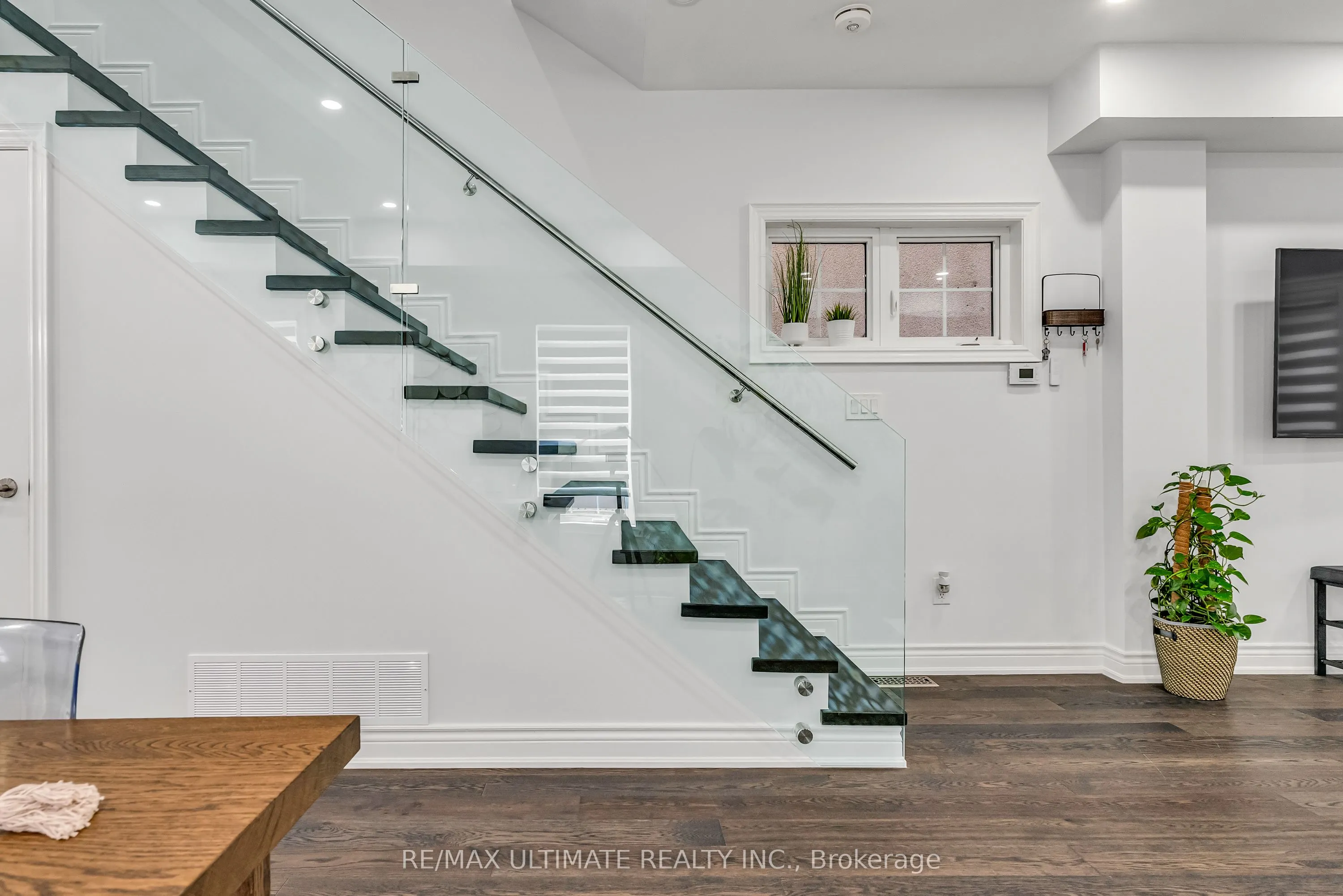 420 Harvie Avenue