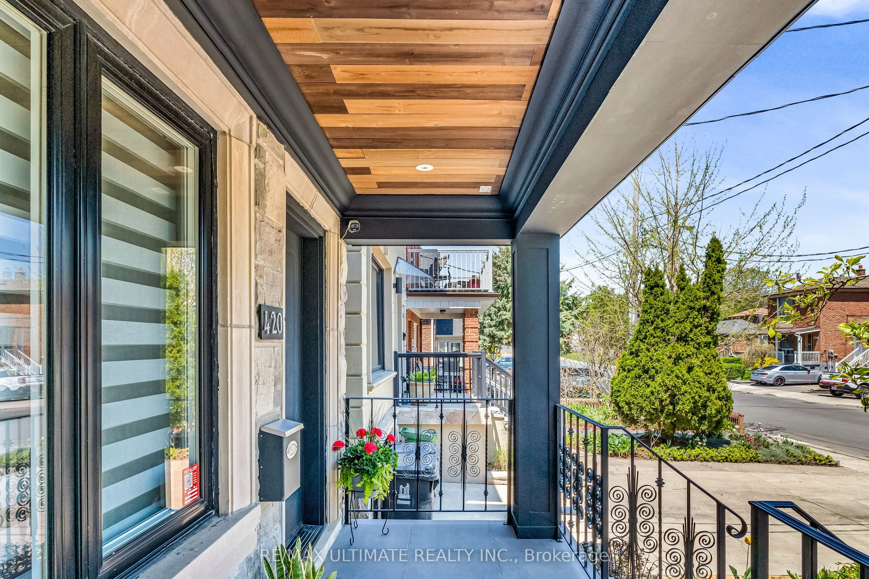 420 Harvie Avenue