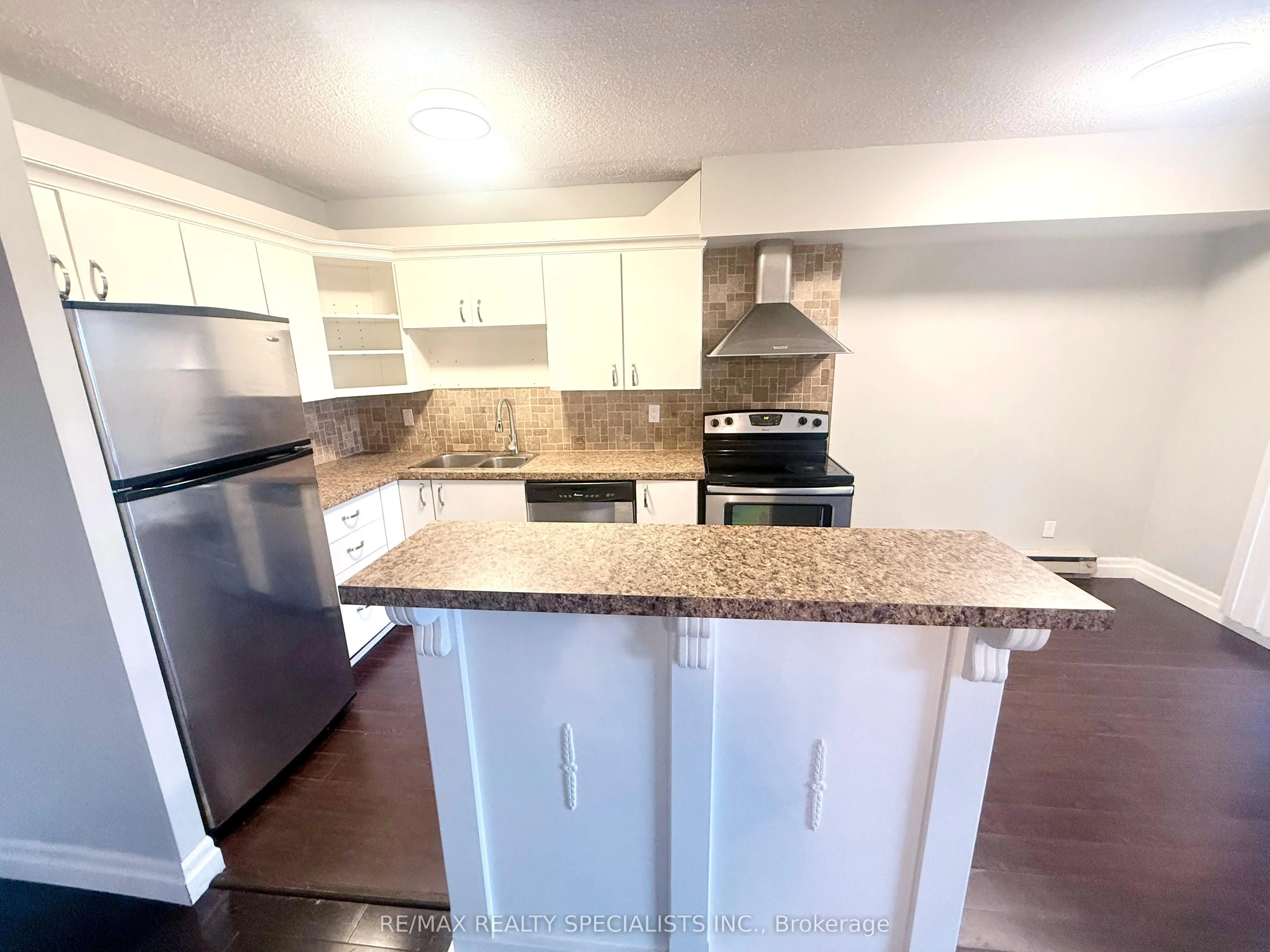 1000 Cedarglen Gate, #520