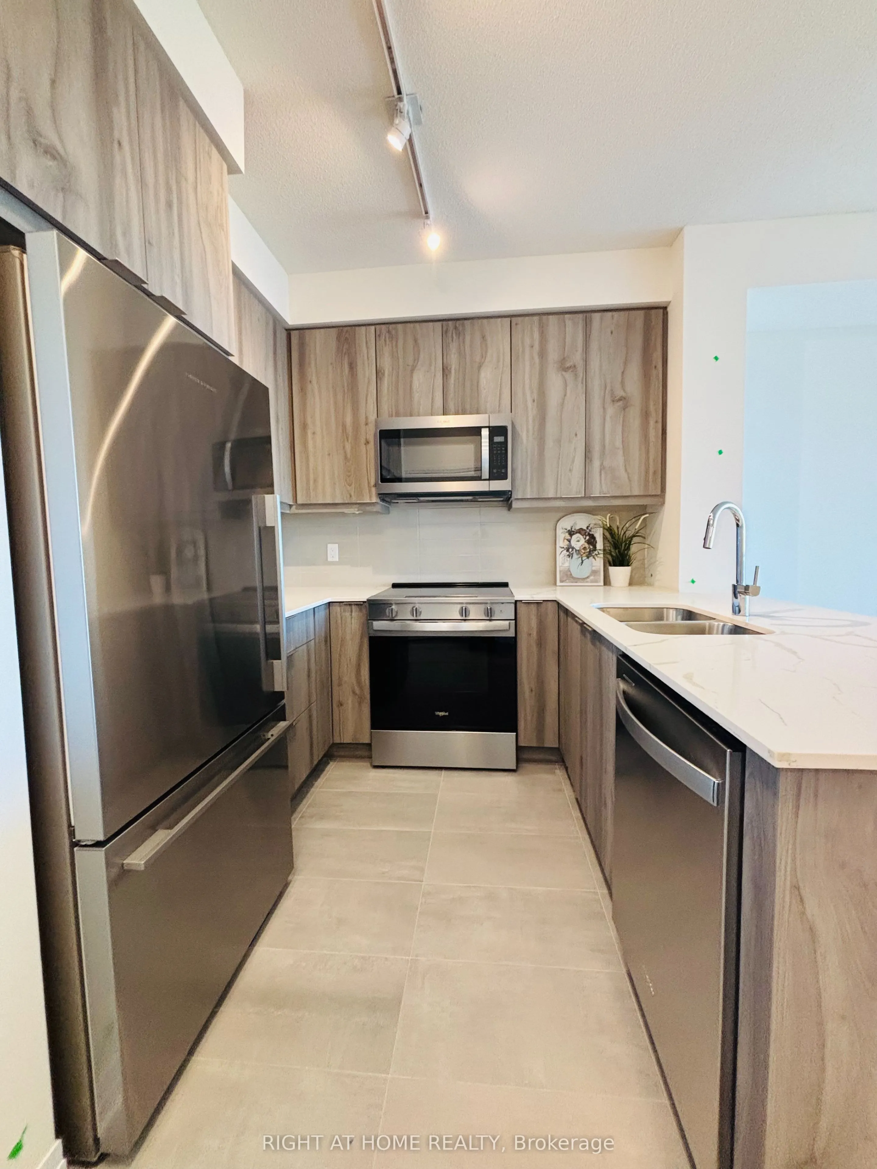 15 Watergarden Drive, #2403