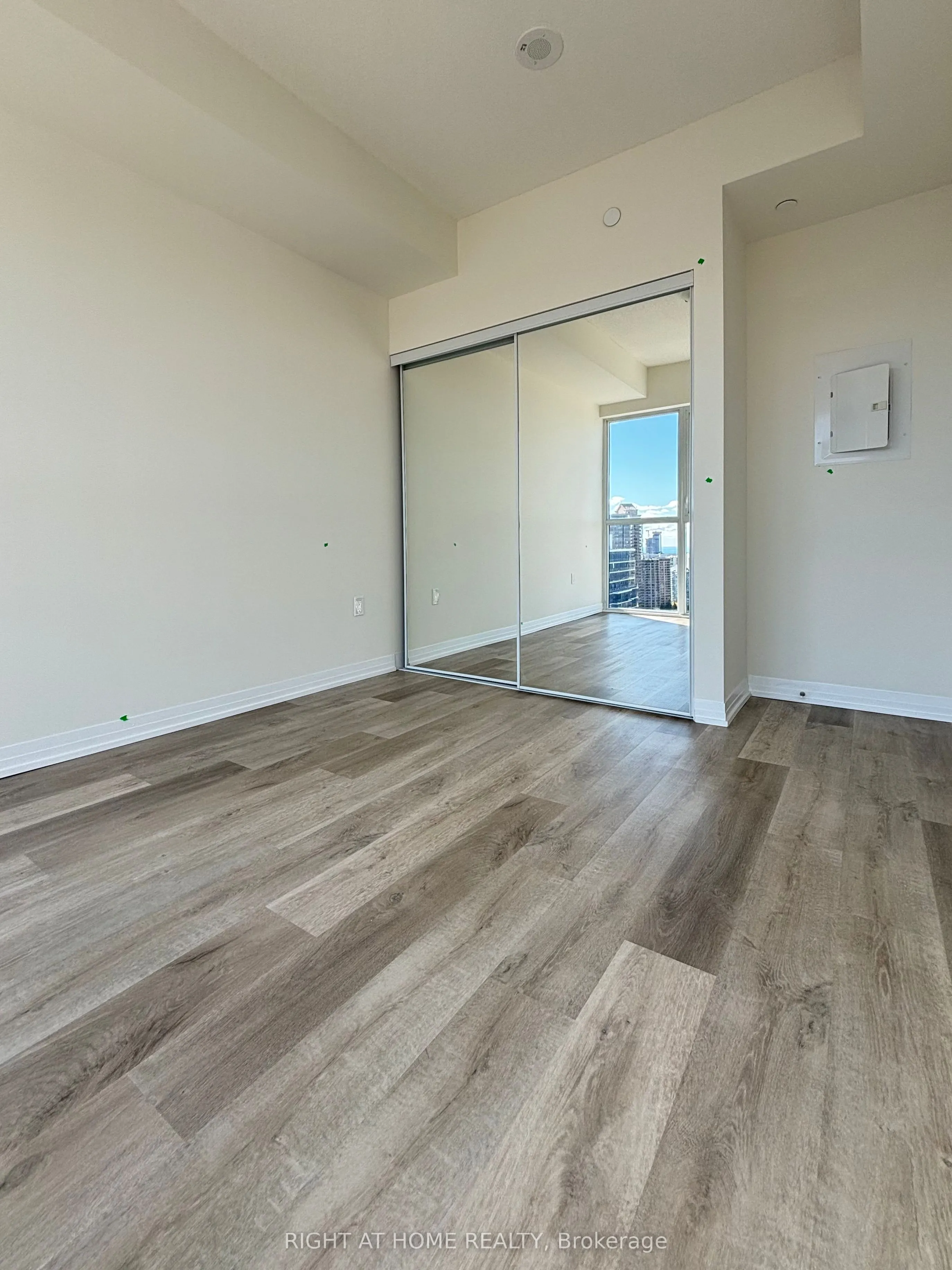 15 Watergarden Drive, #2403