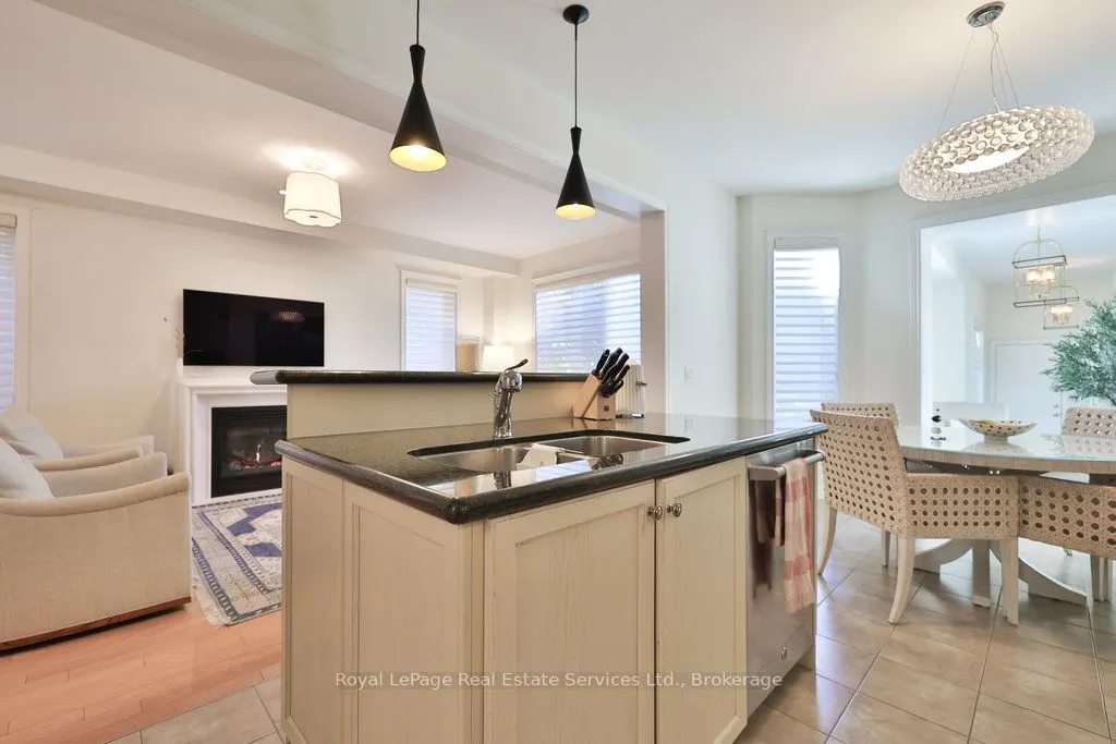 3294 Robert Brown Boulevard