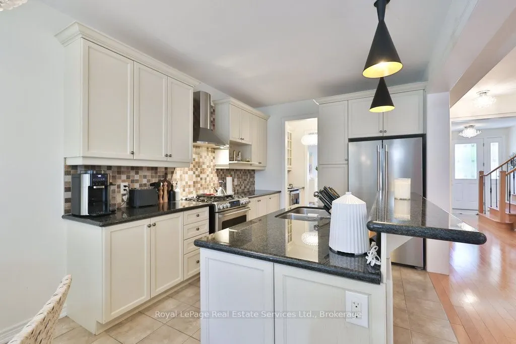 3294 Robert Brown Boulevard