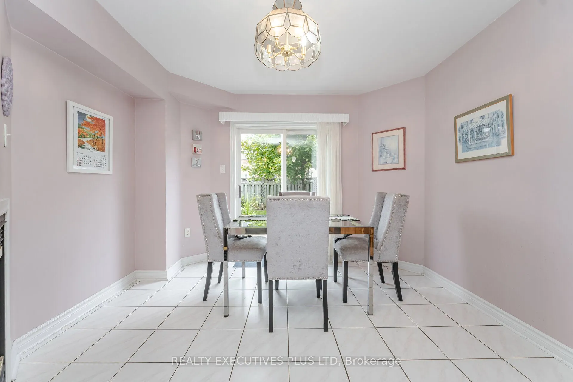 12 Manorwood Court