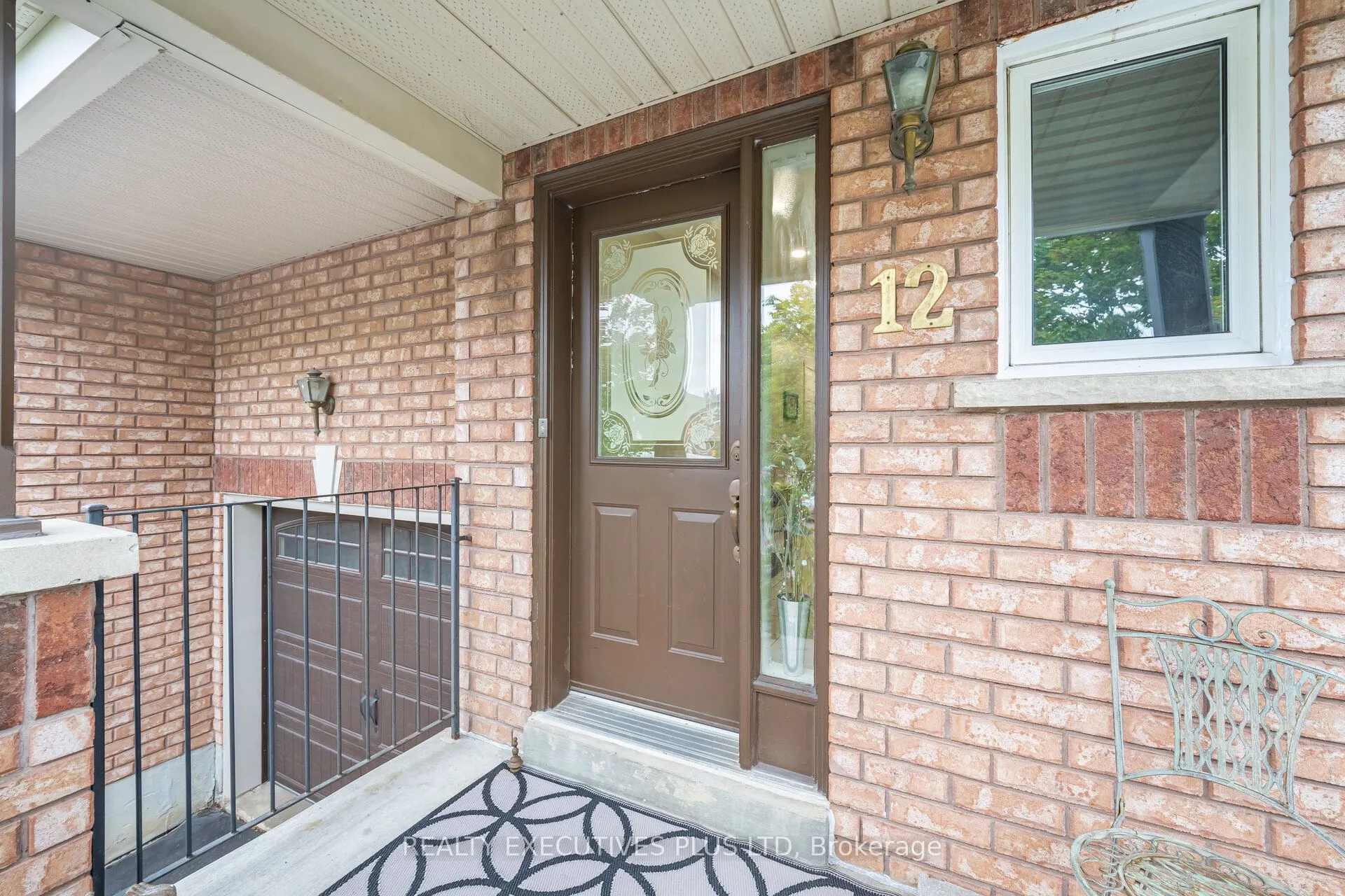 12 Manorwood Court