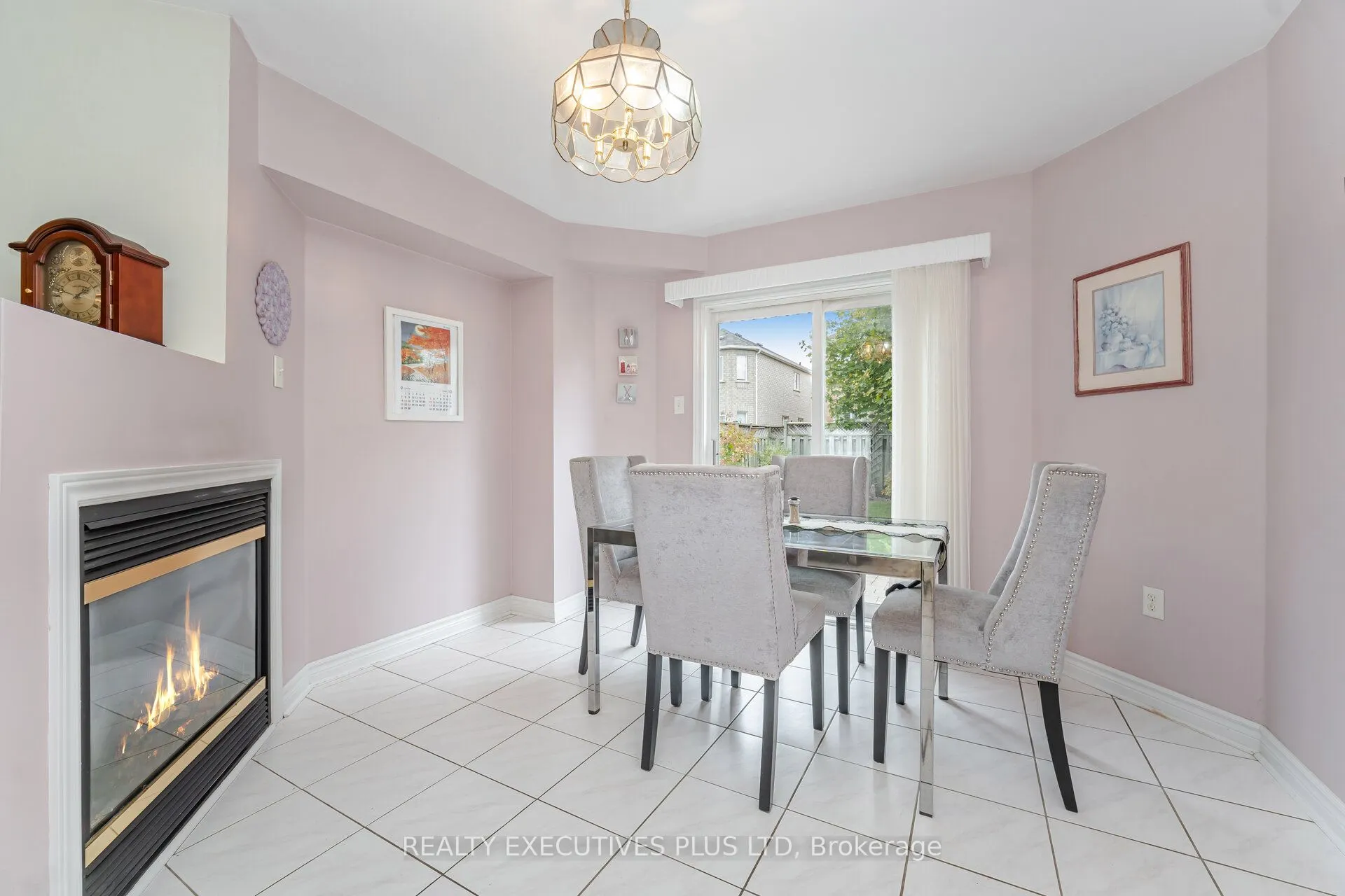 12 Manorwood Court