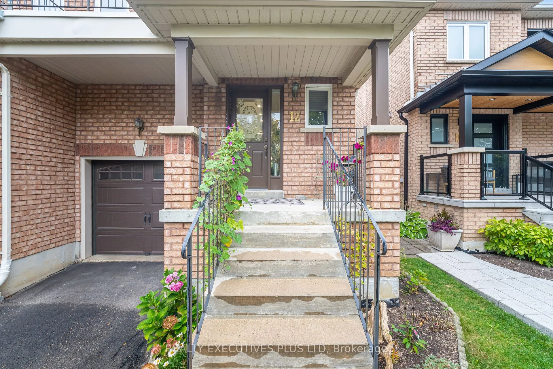 12 Manorwood Court