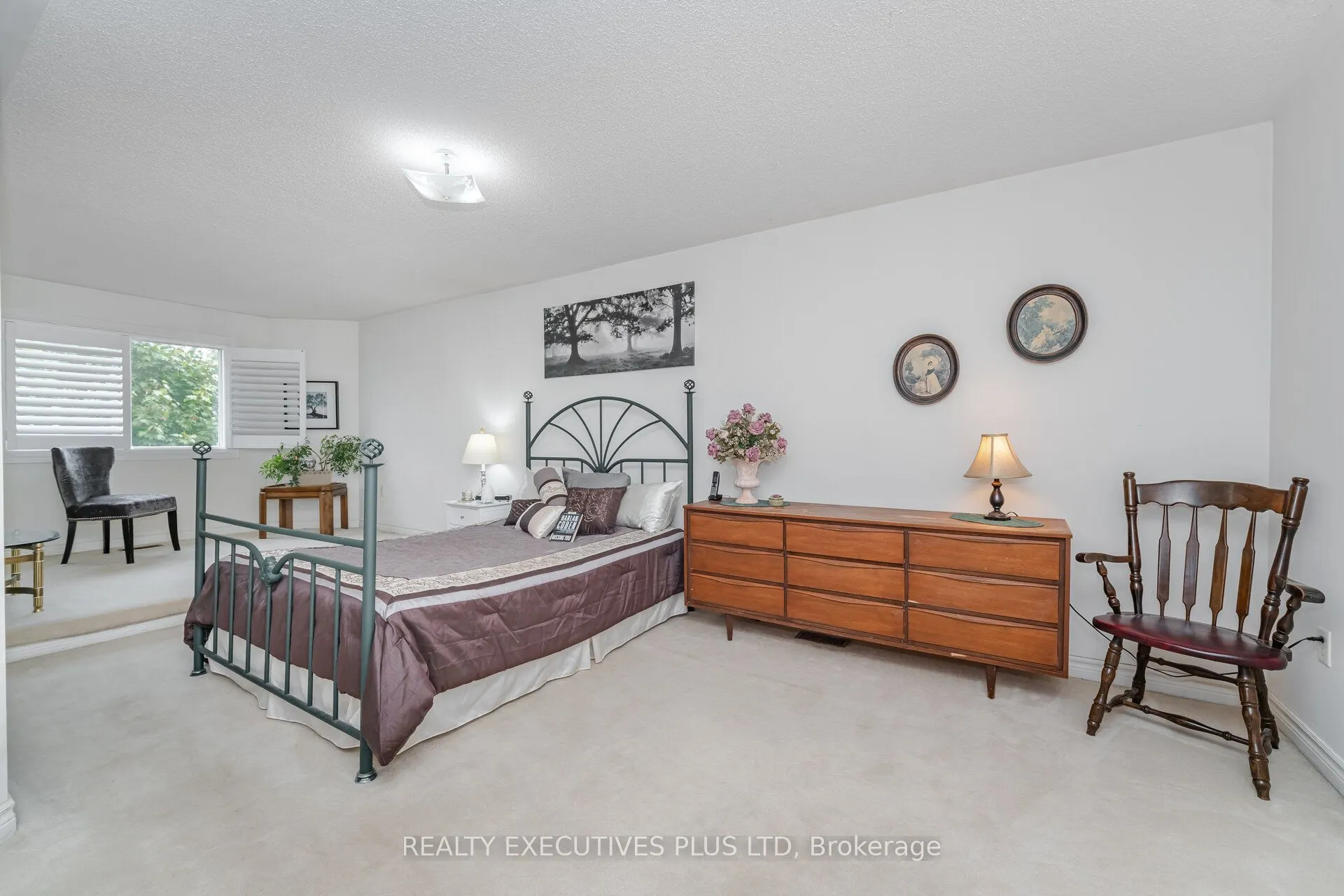 12 Manorwood Court