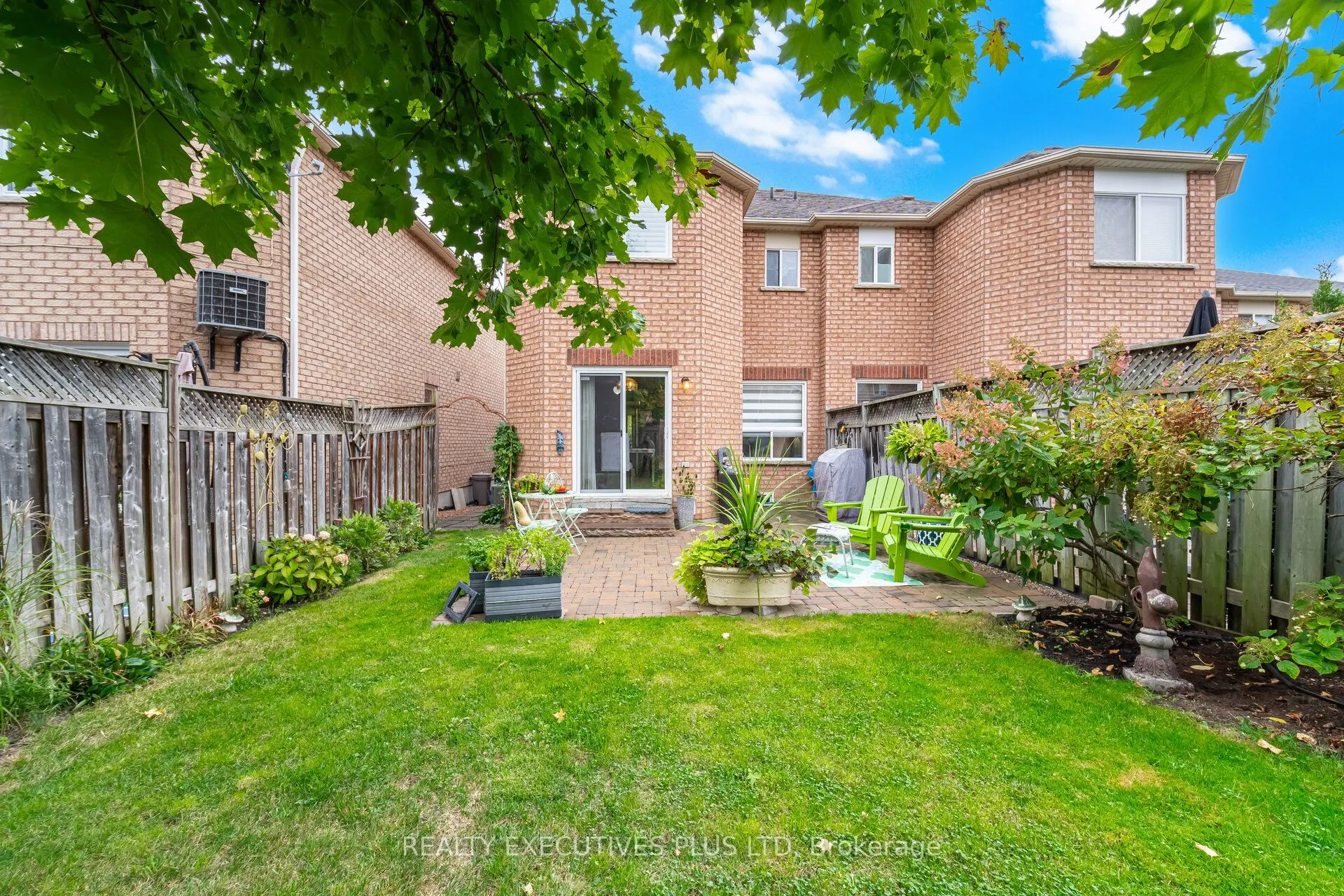 12 Manorwood Court