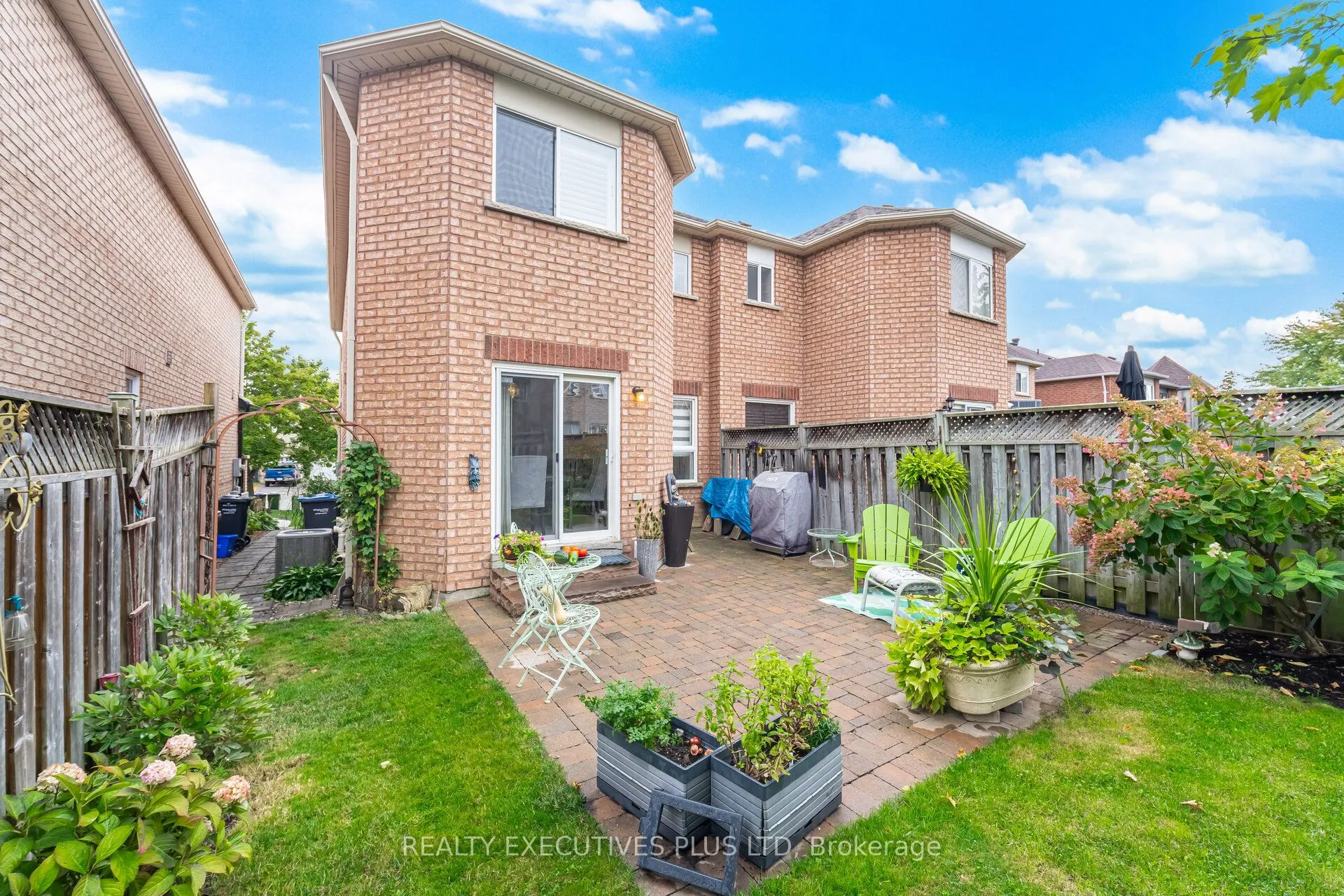 12 Manorwood Court