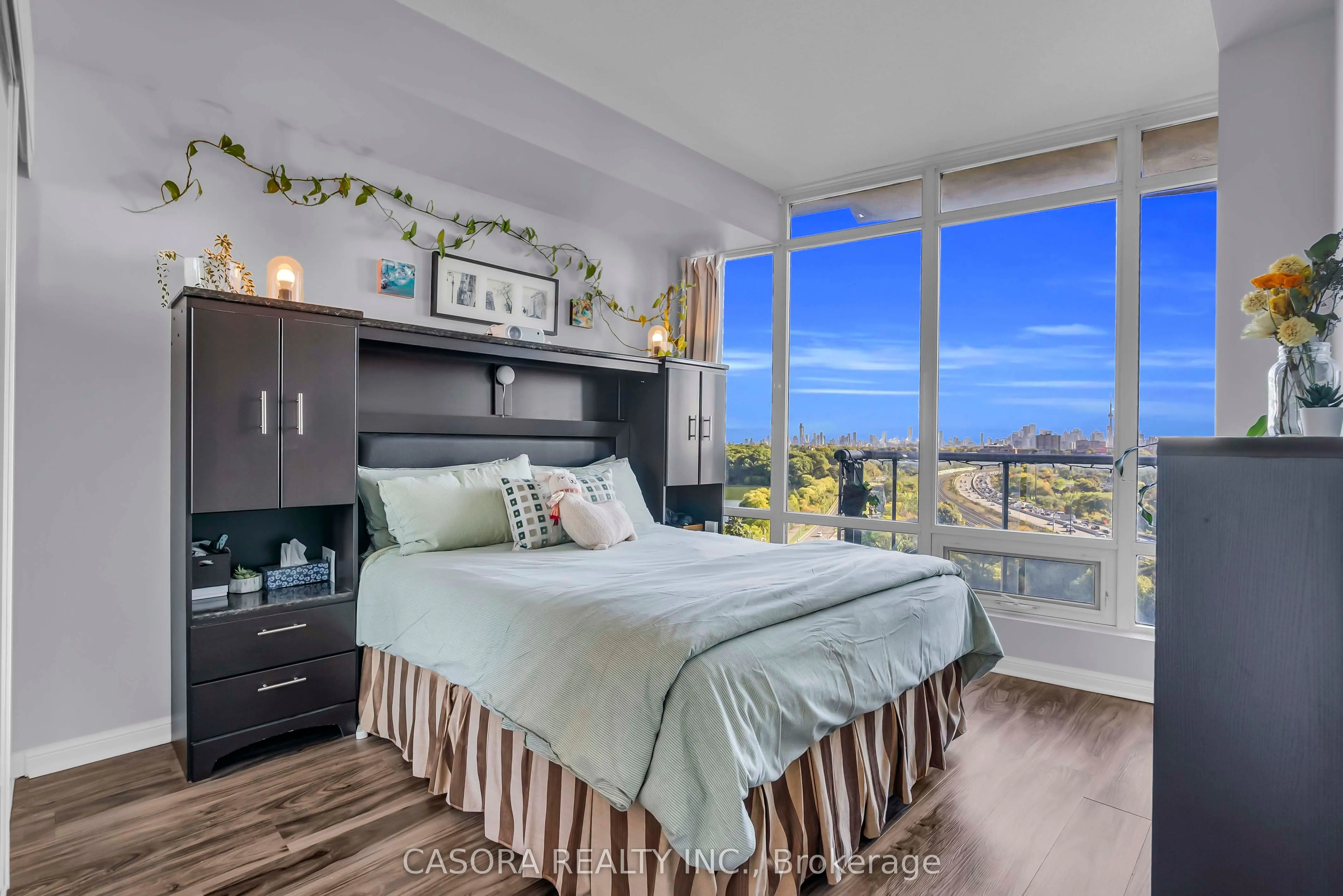 15 Windermere Avenue, #1207