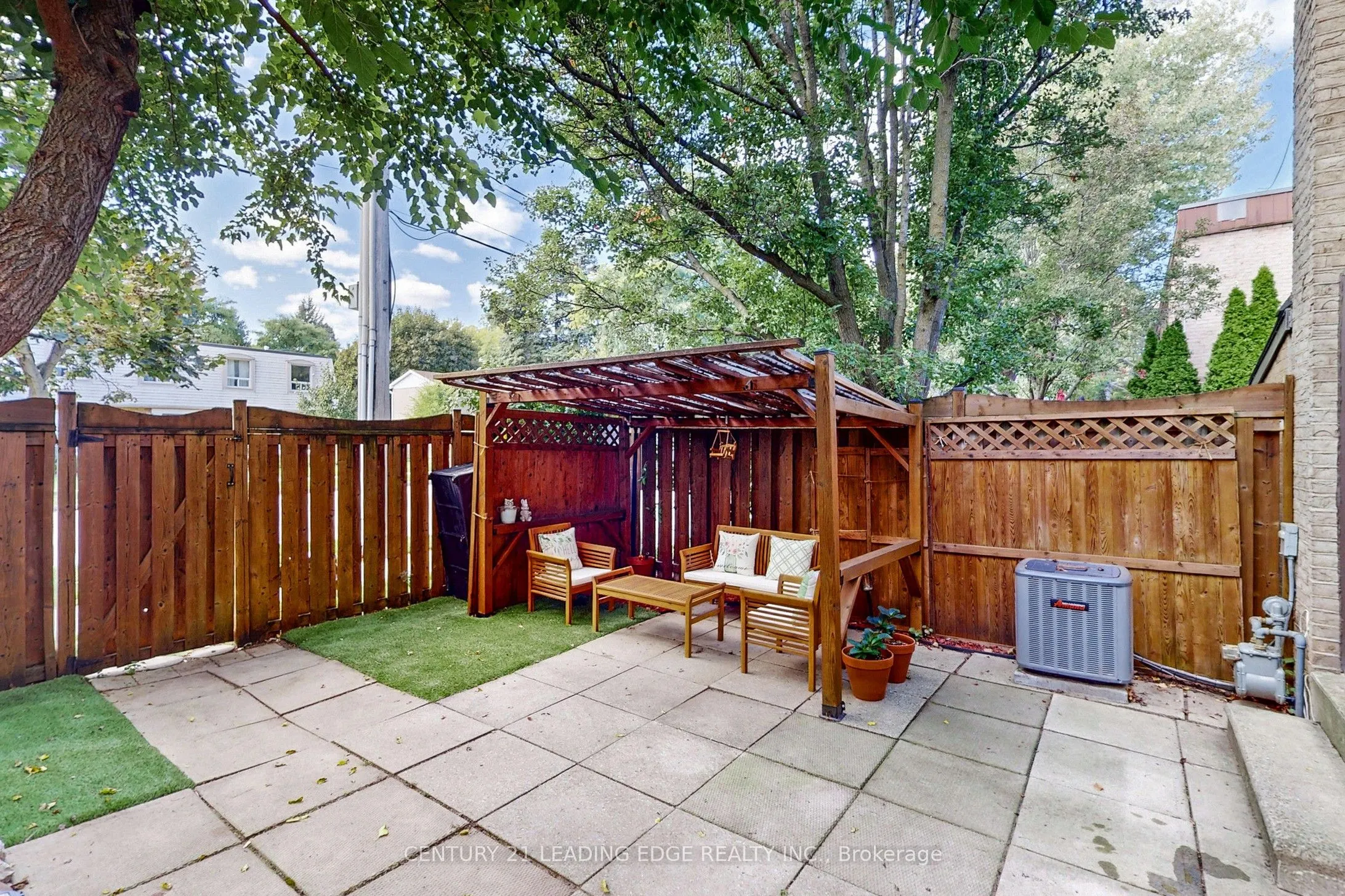 589 FRANCIS Road E, #10