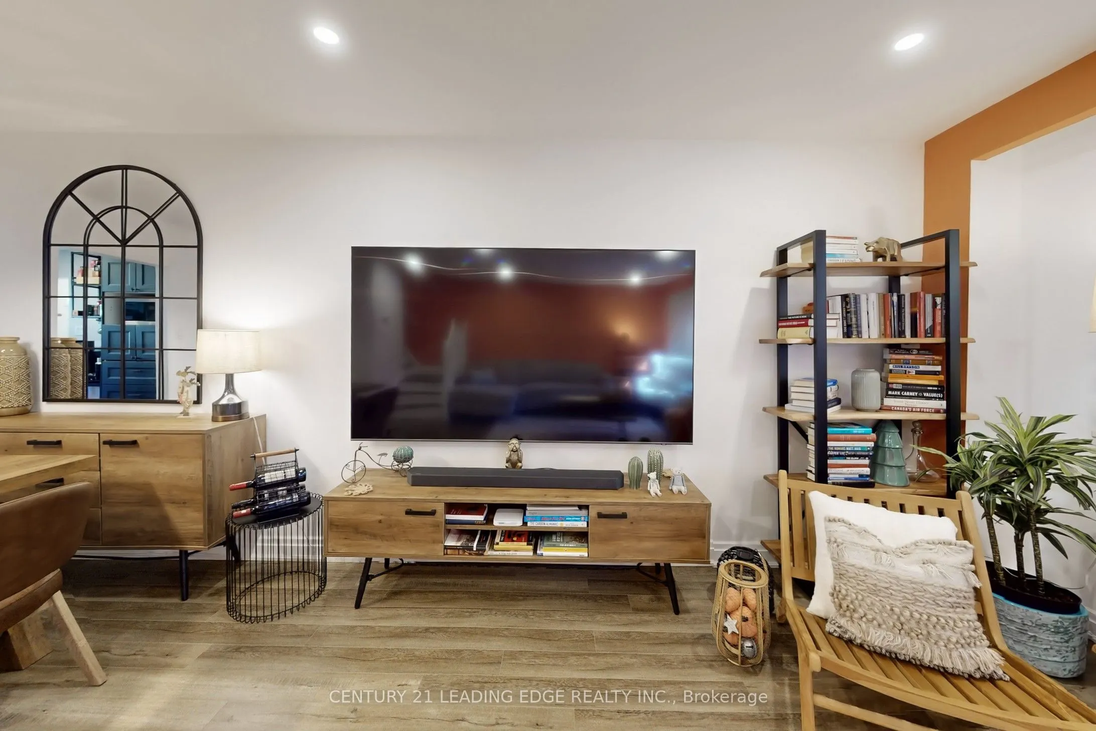 589 FRANCIS Road E, #10