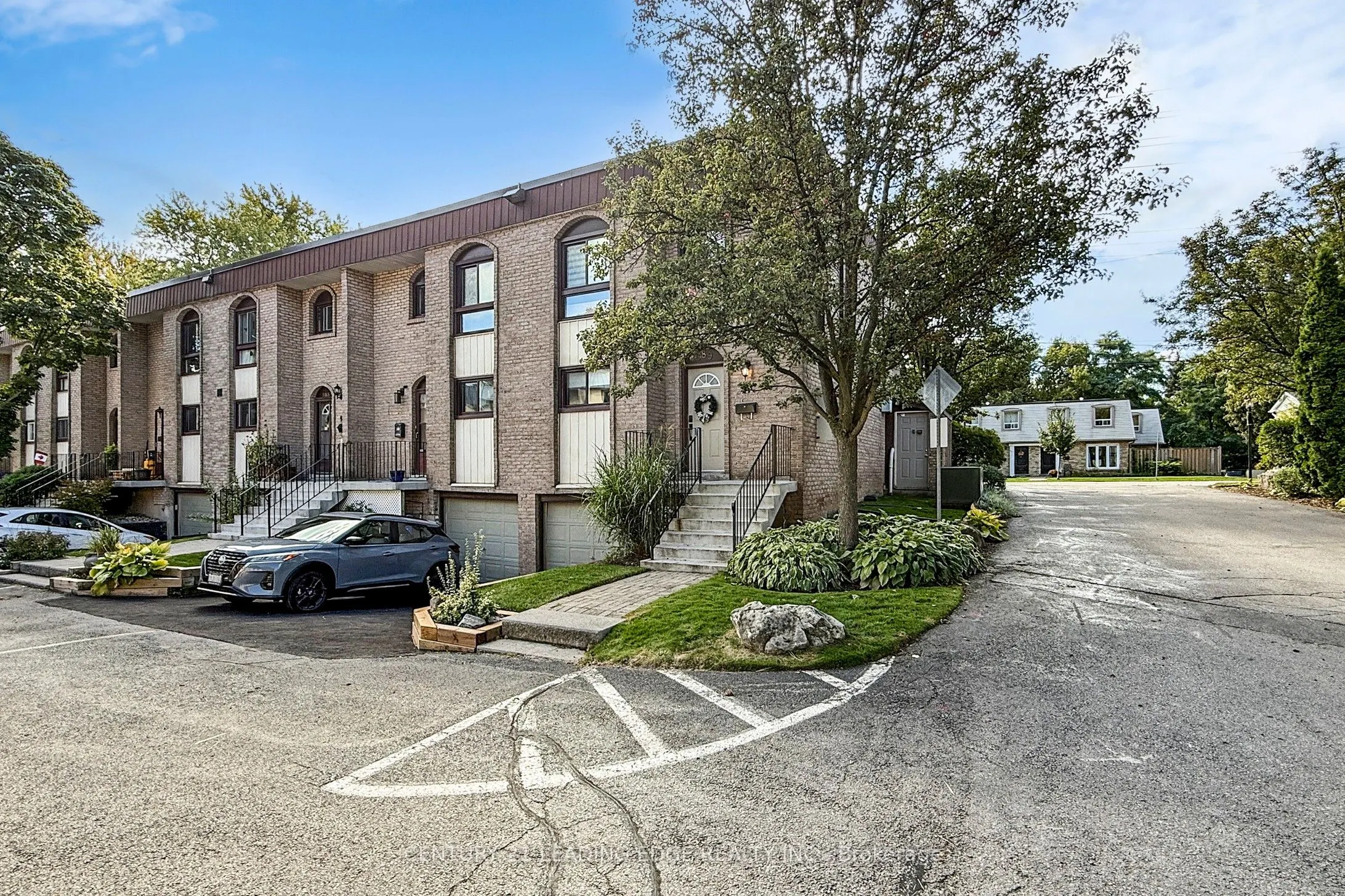 589 FRANCIS Road E, #10