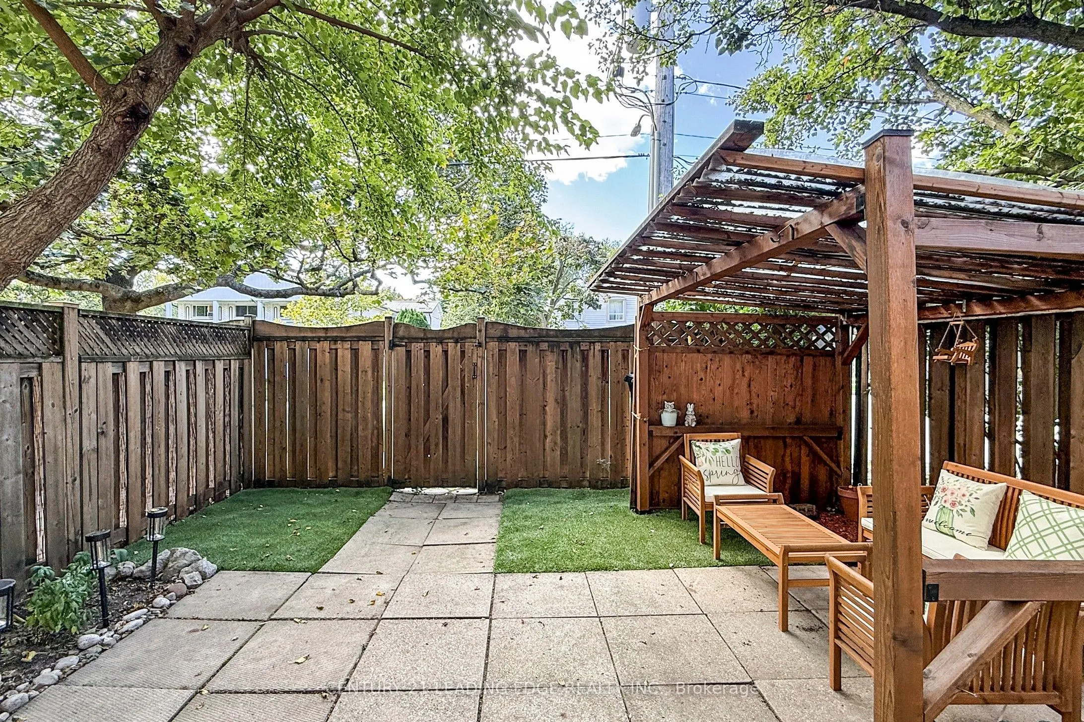 589 FRANCIS Road E, #10