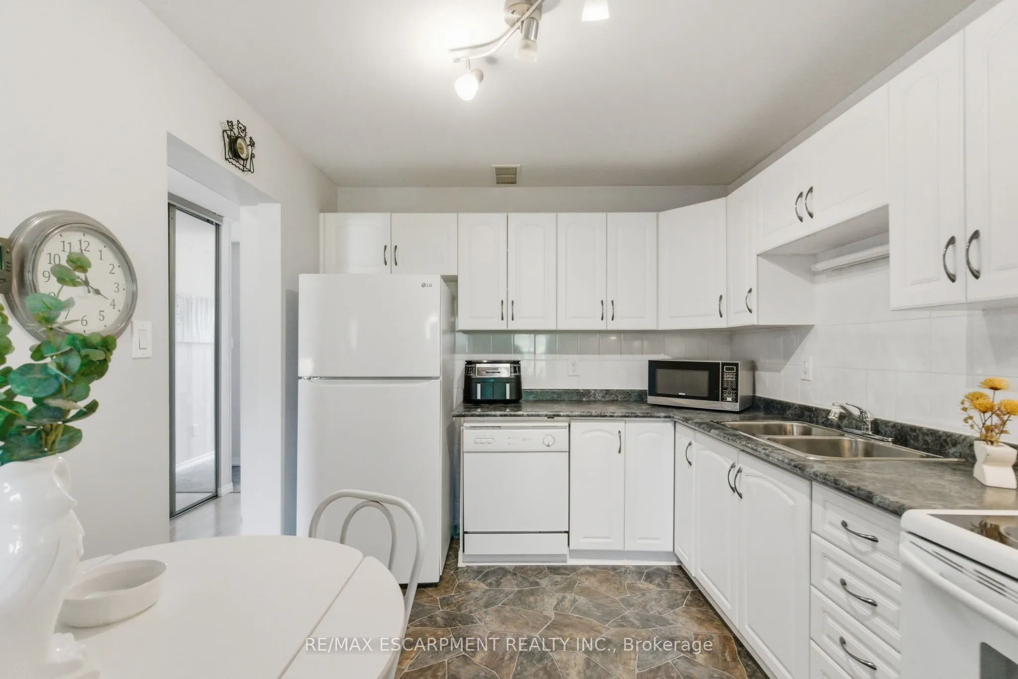 3500 Glen Erin Drive, #6