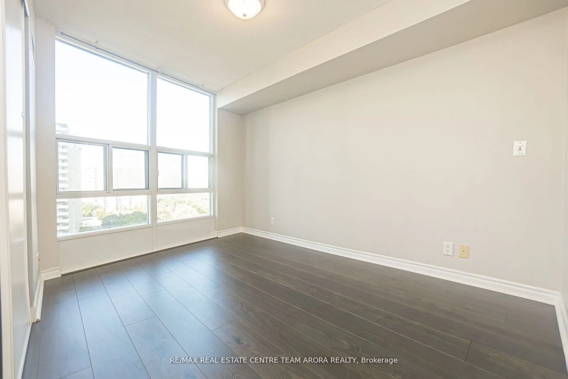 33 Elm Drive, #1109