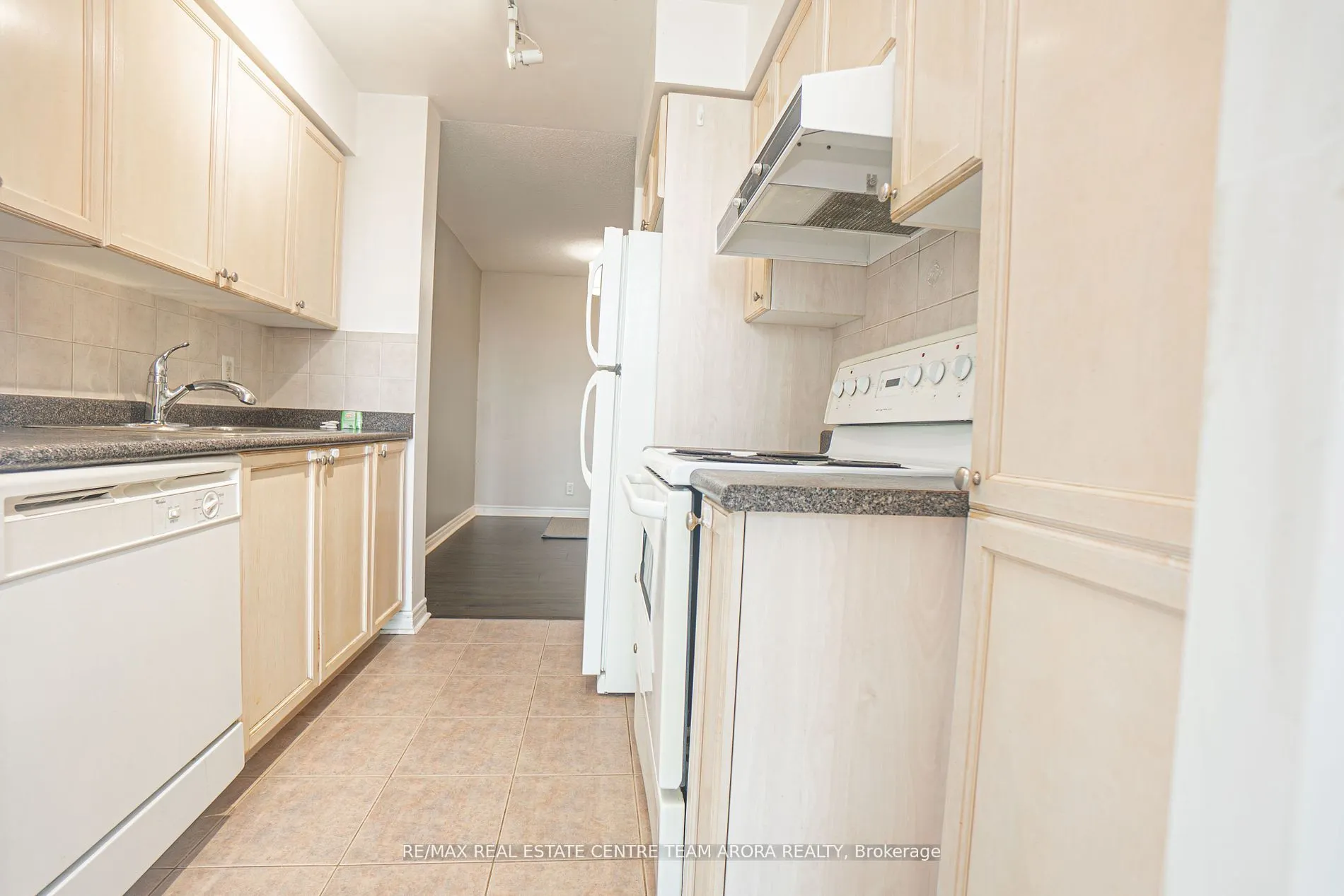 33 Elm Drive, #1109