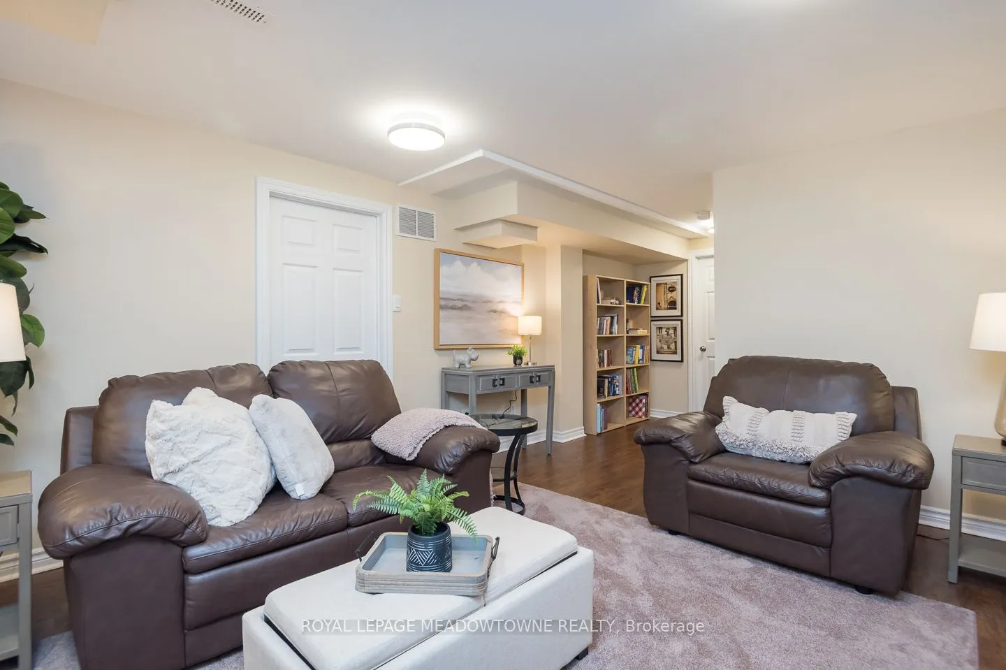 701 Thompson Road S