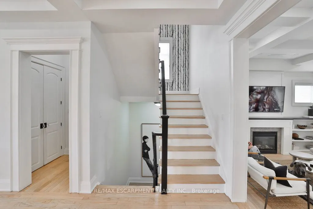 43 Mississauga Road S