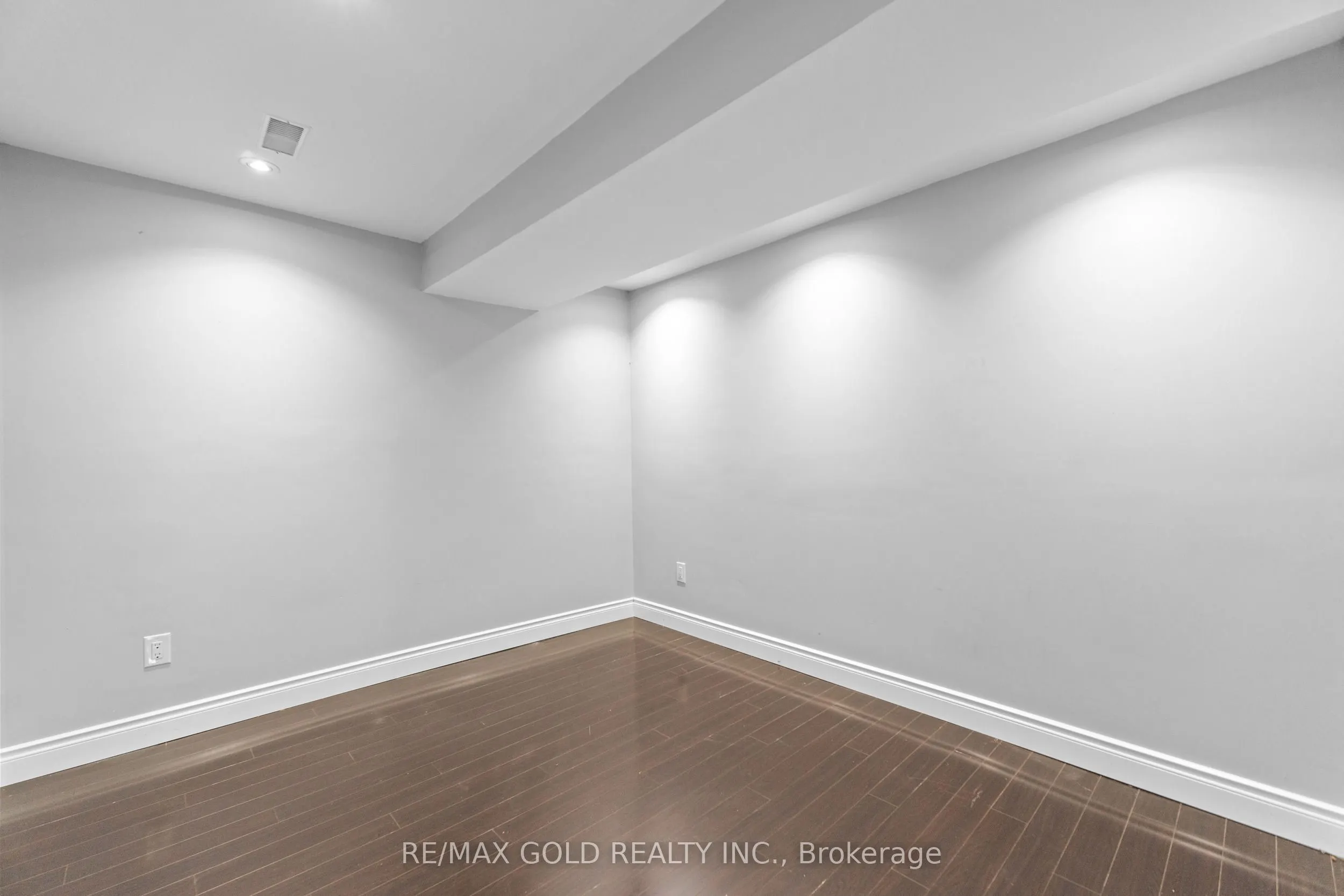 23 Lyric Road