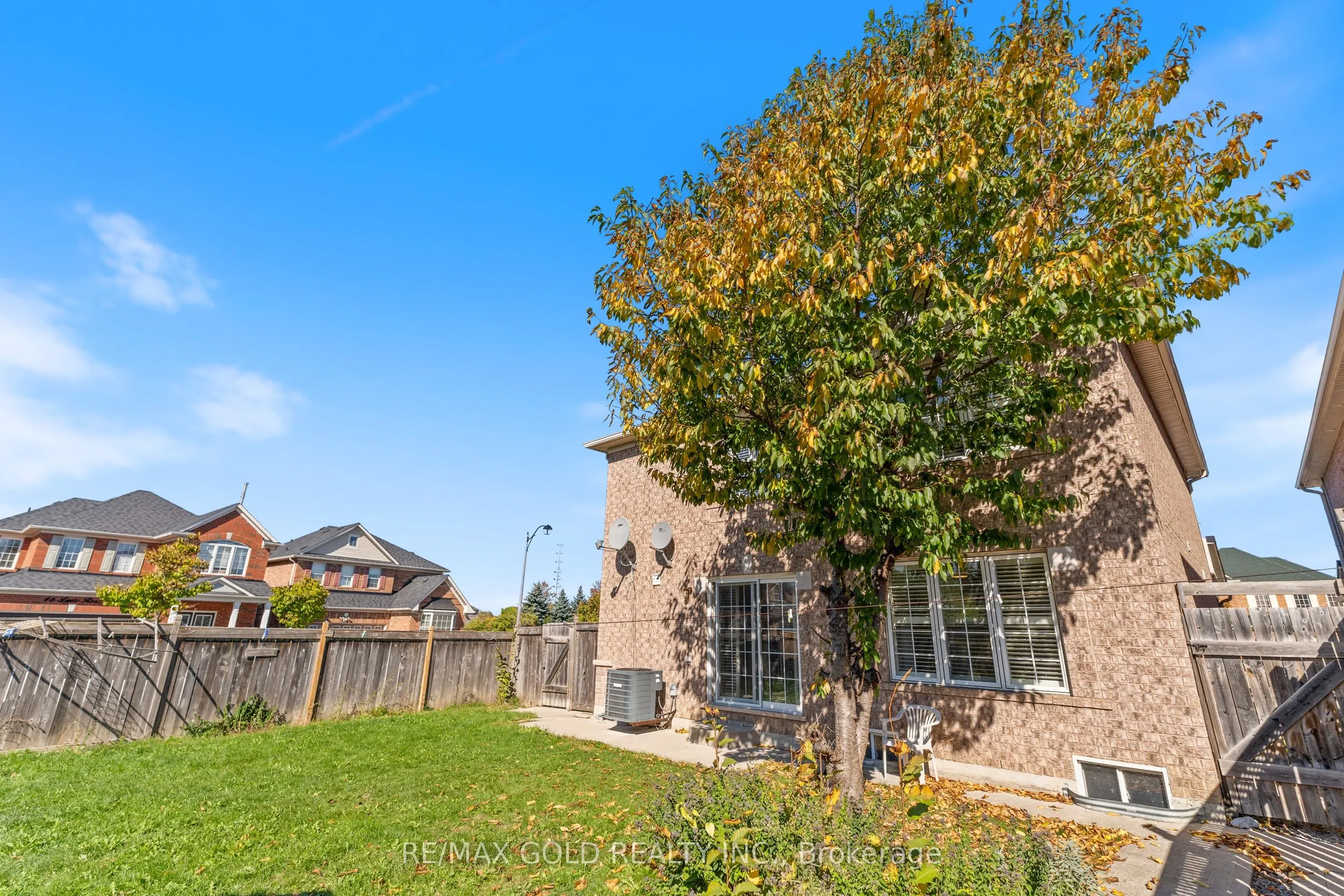 23 Lyric Road