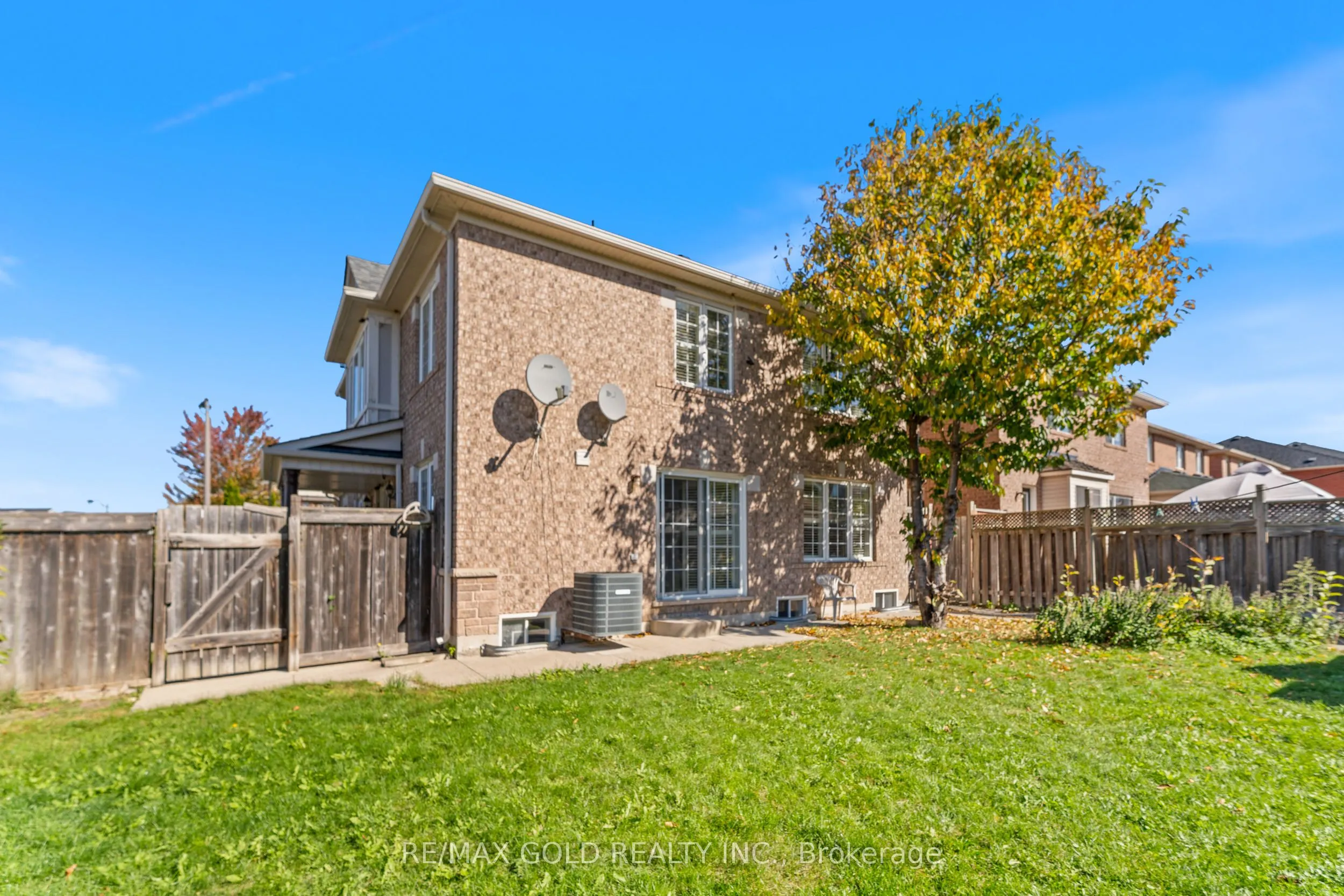 23 Lyric Road